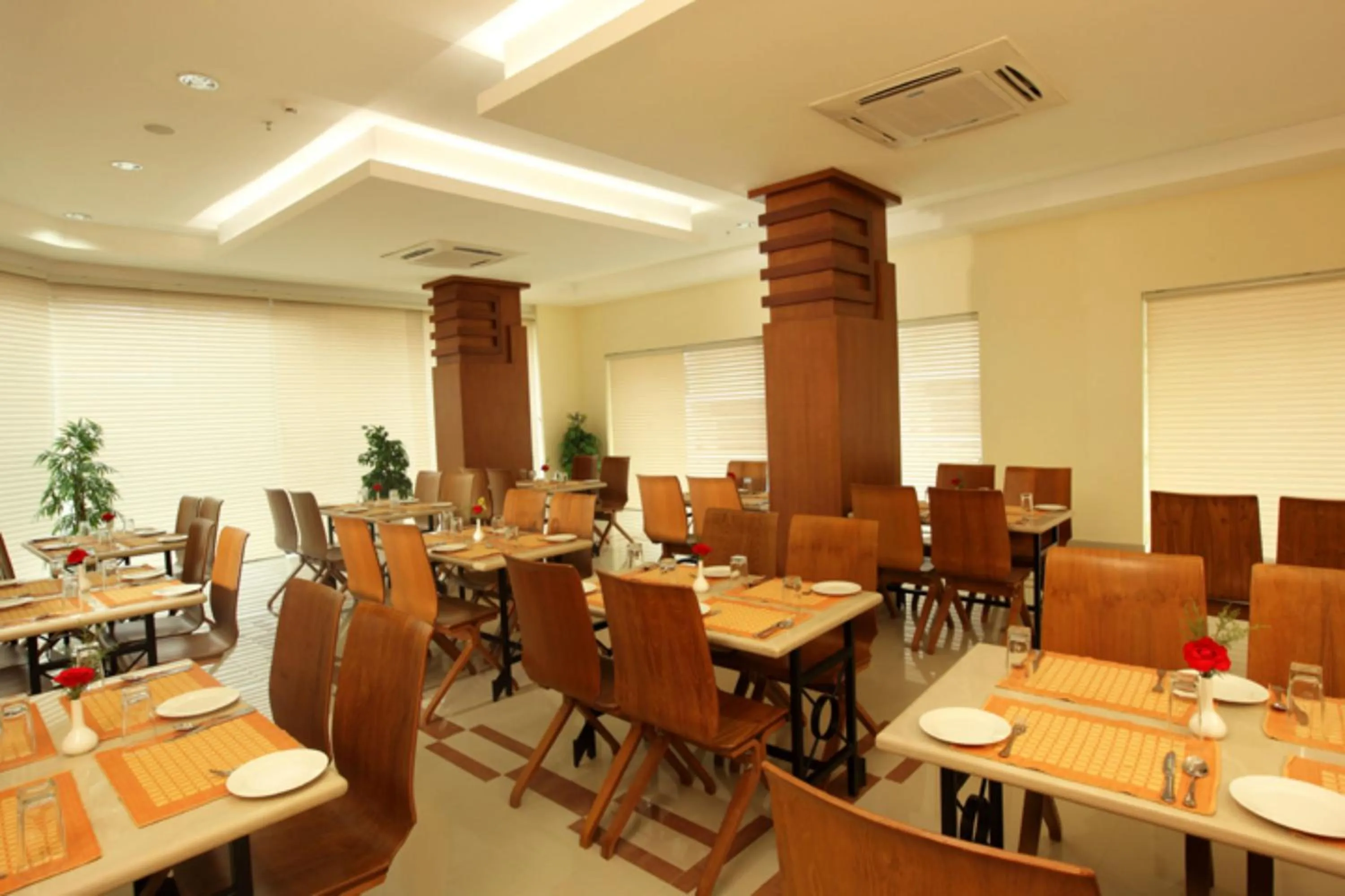 Restaurant/places to eat in Hotel Airlink Castle