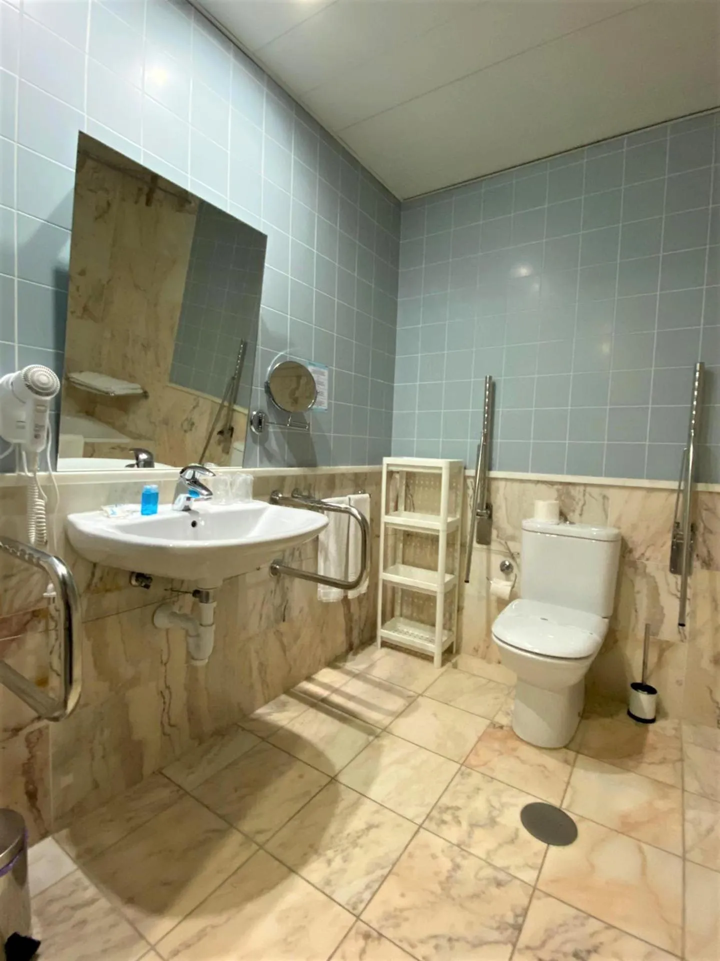 Shower in Apulia Praia Hotel