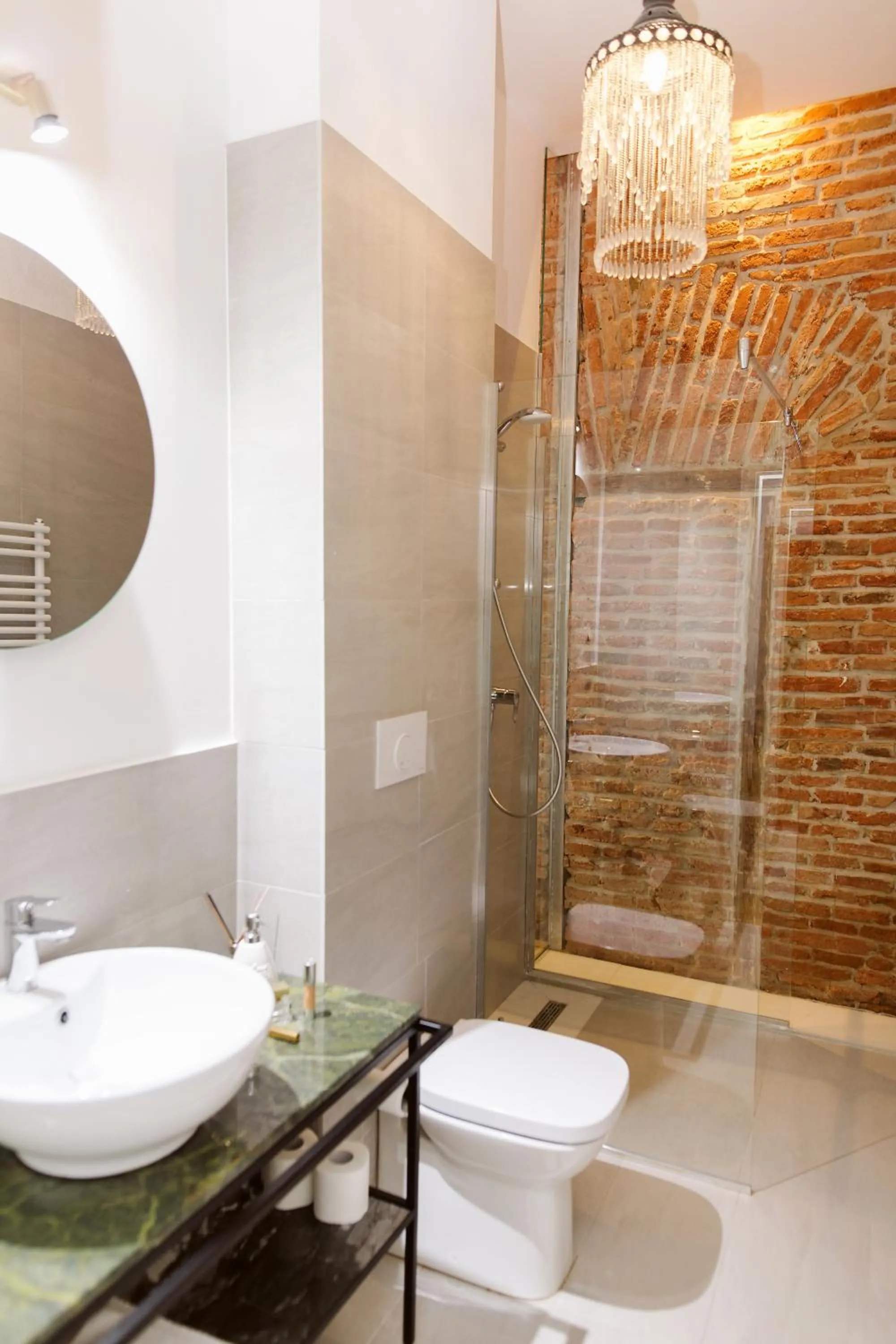 Shower in Camino Home 2