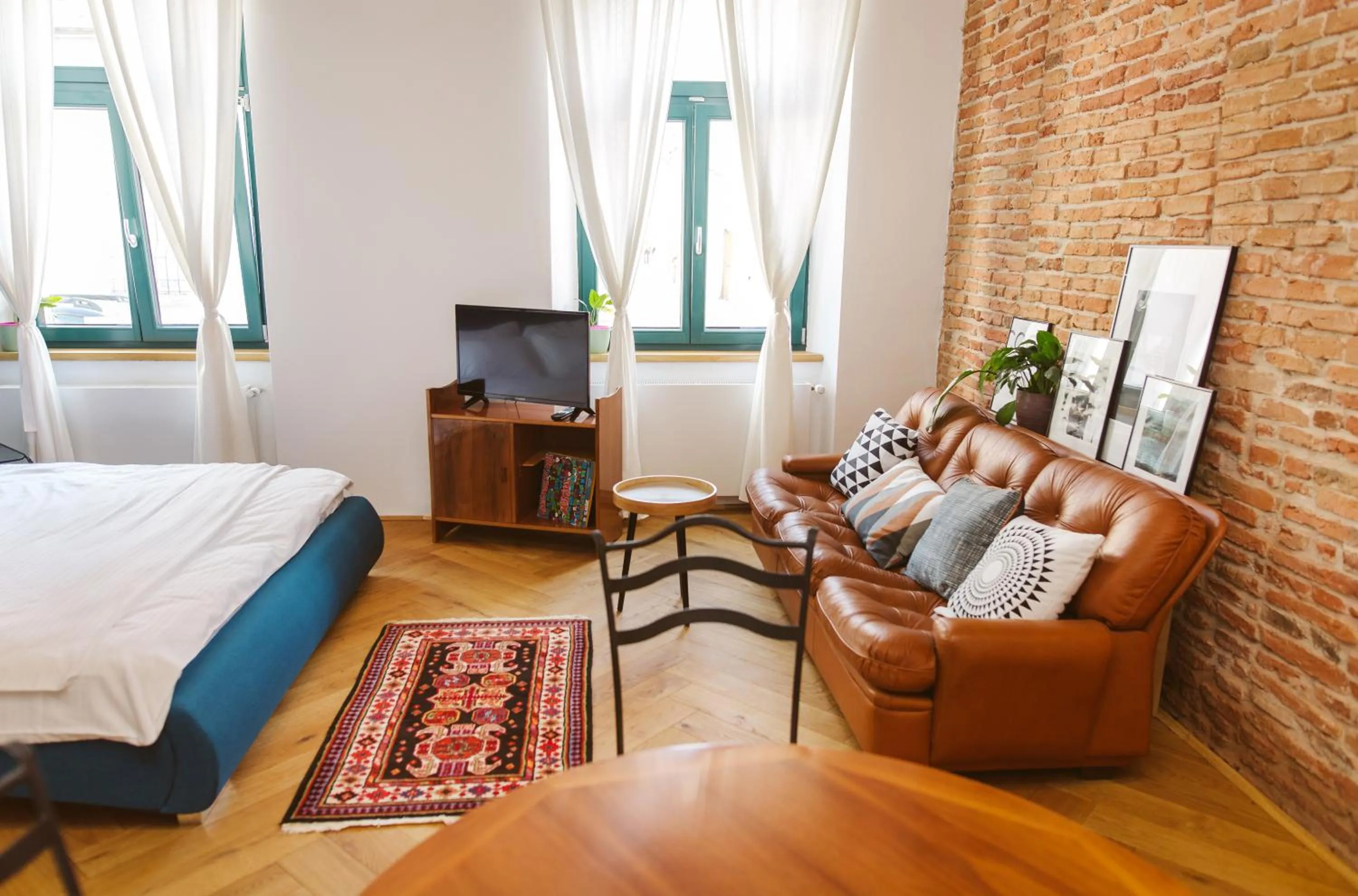 Seating area, Bed in Camino Home 2