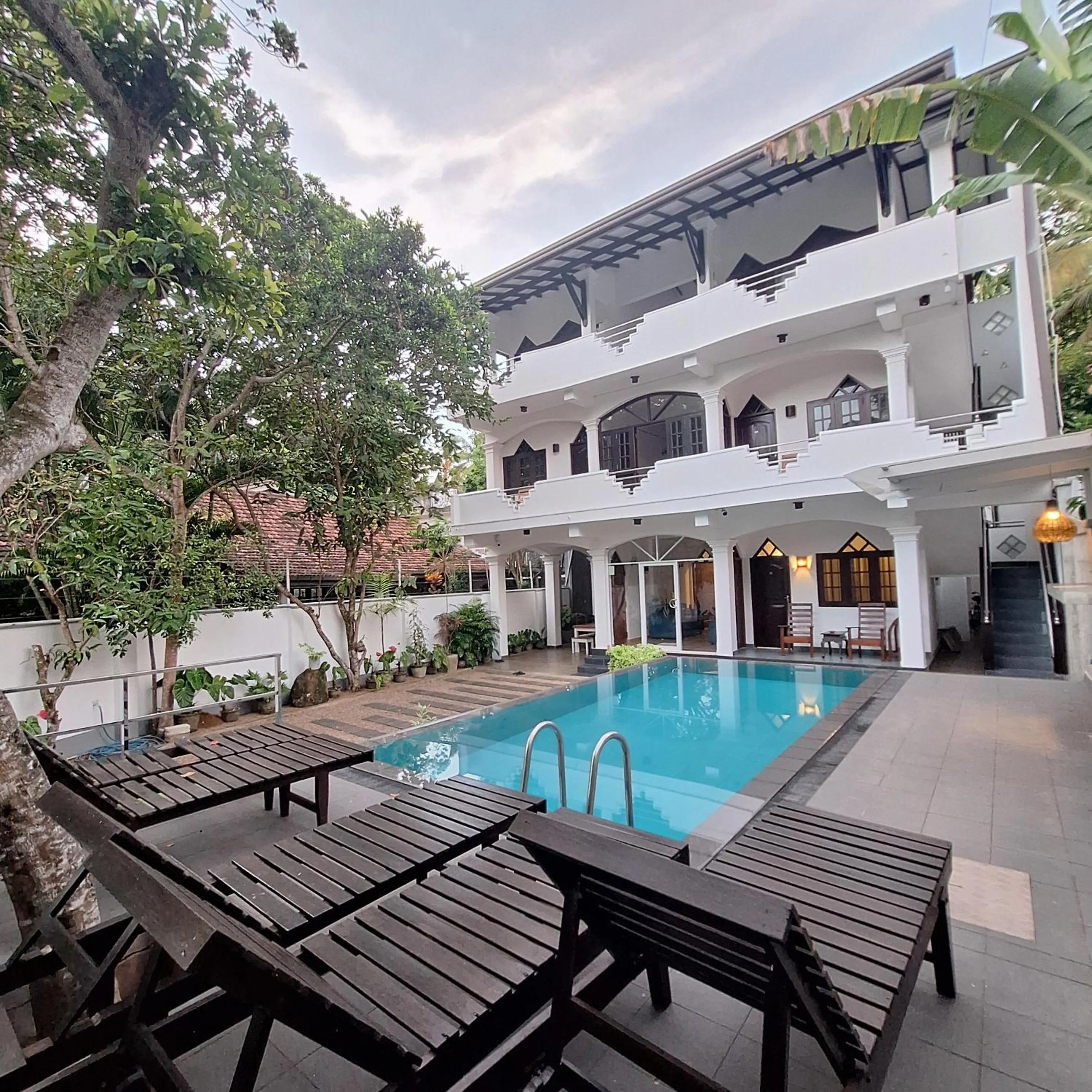 Property building in Villa Goodwill Paradise