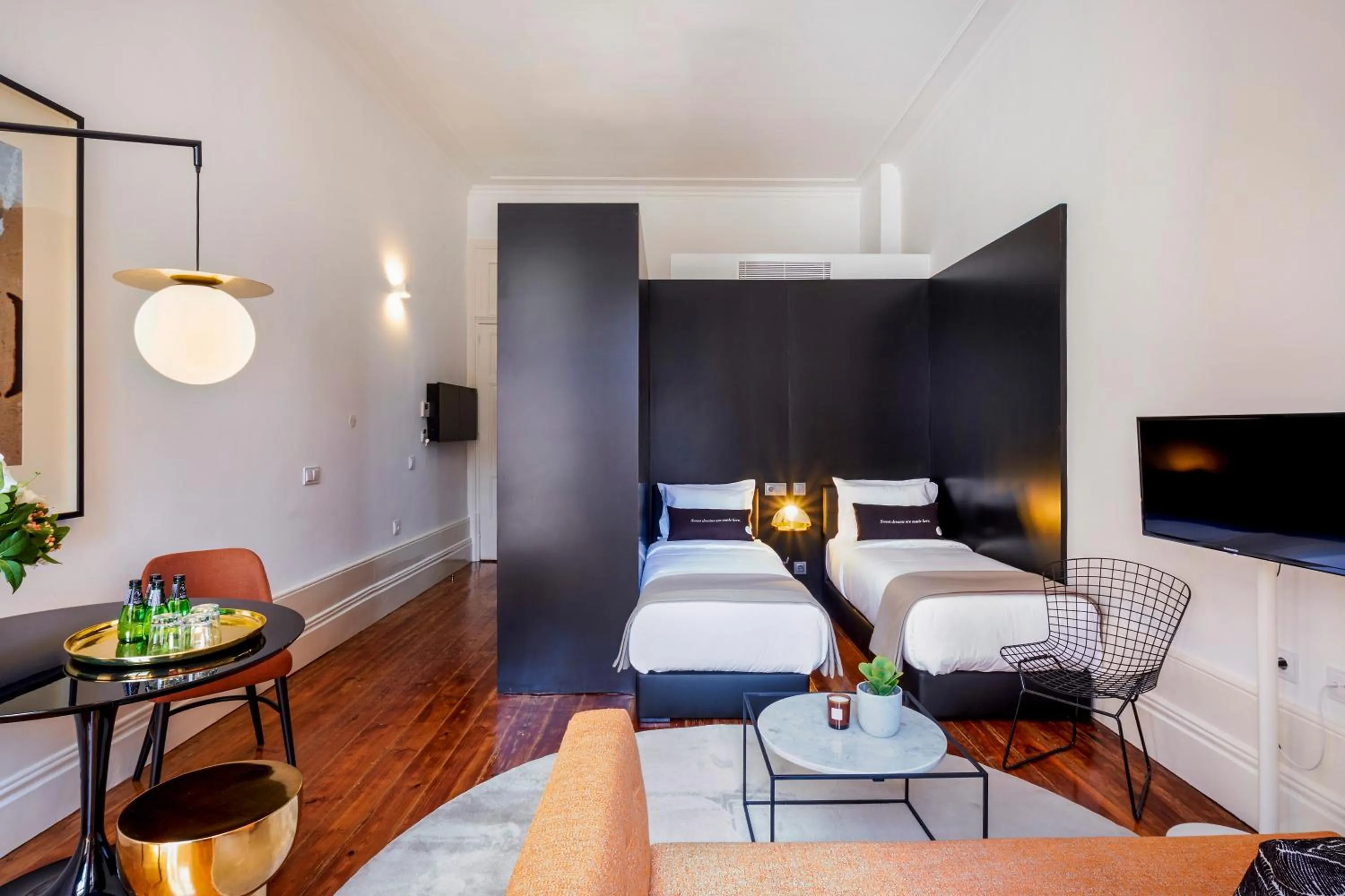 Living room, Bed in The A5 Smart Luxury Studios