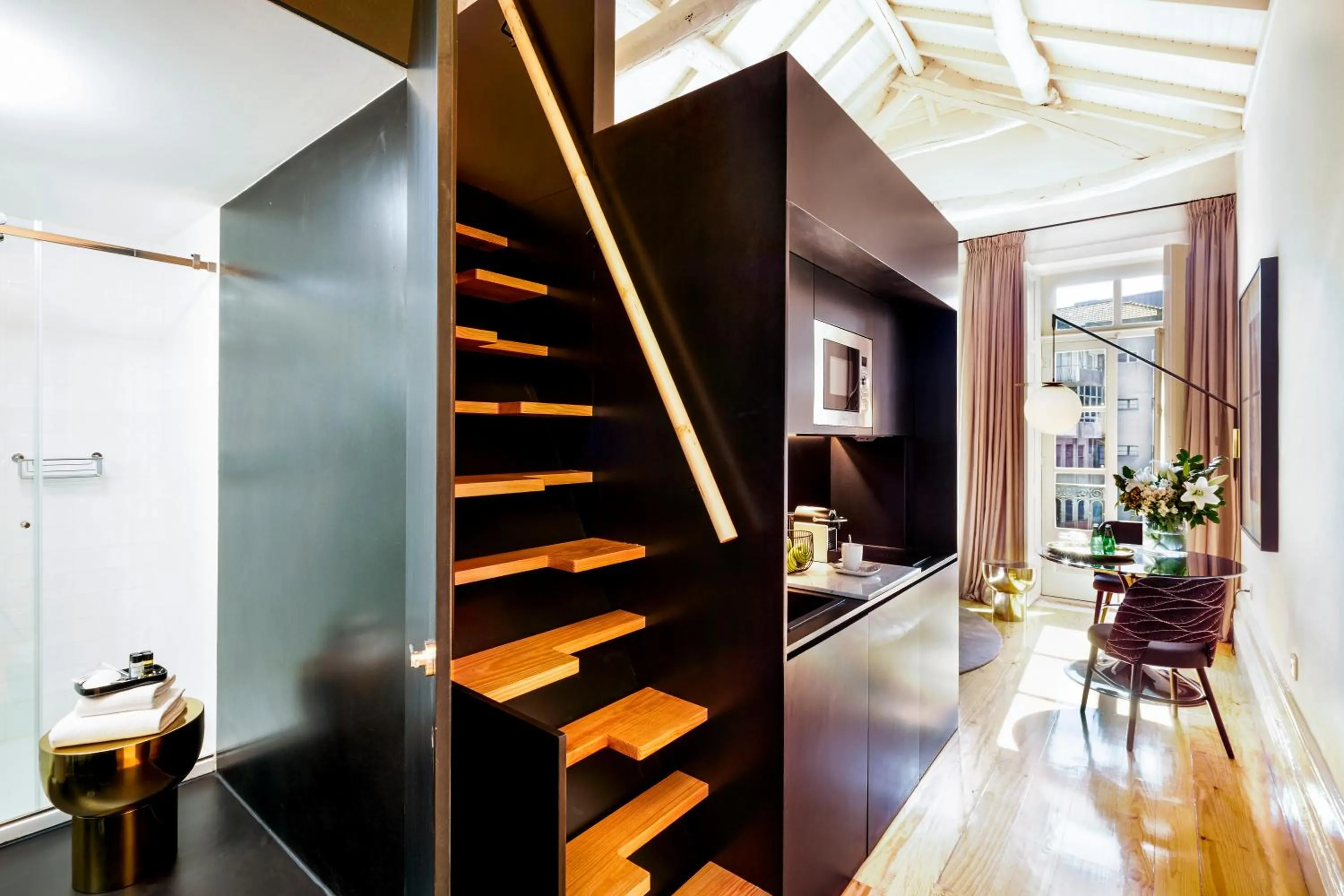 Coffee/tea facilities in The A5 Smart Luxury Studios