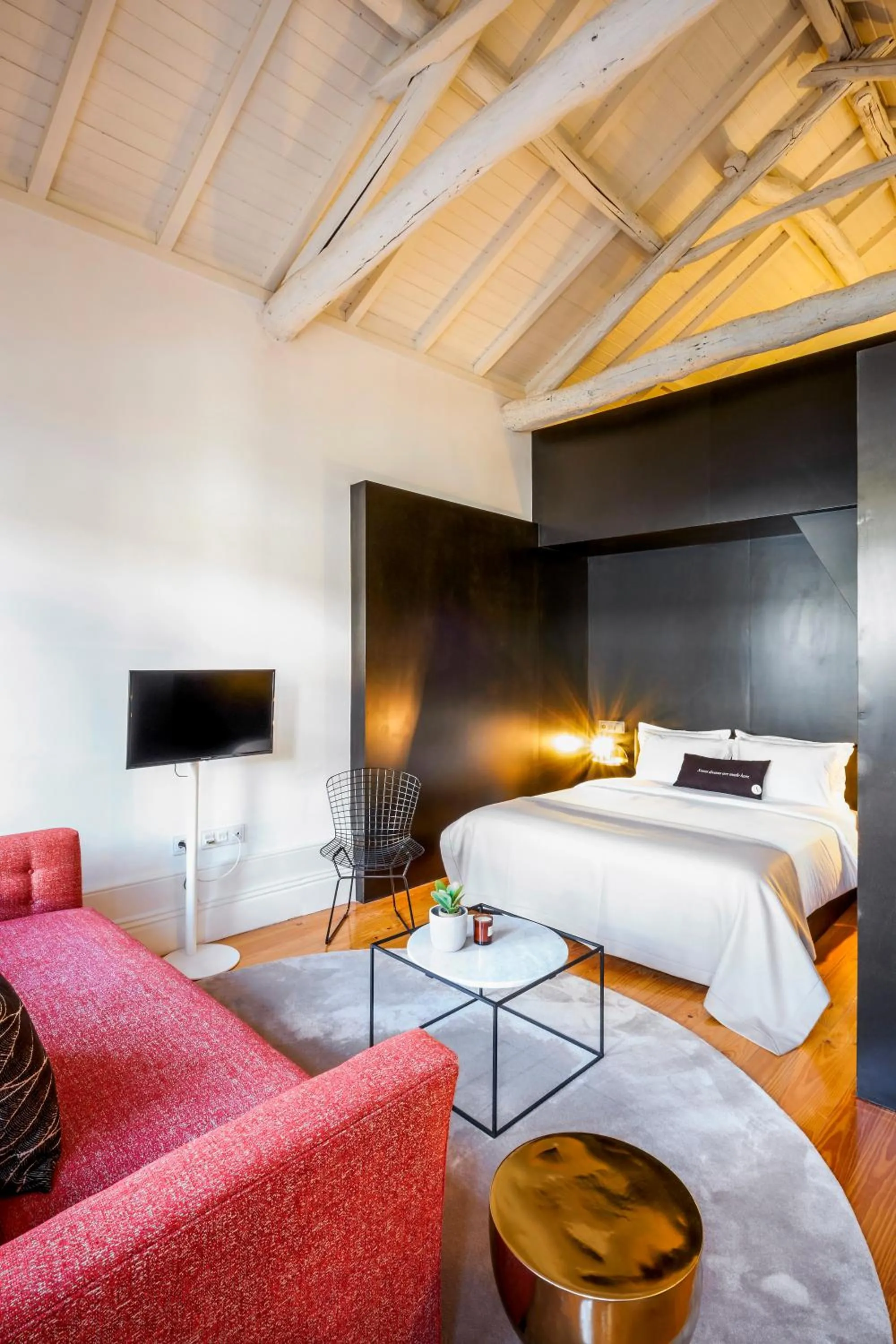 Living room, Bed in The A5 Smart Luxury Studios