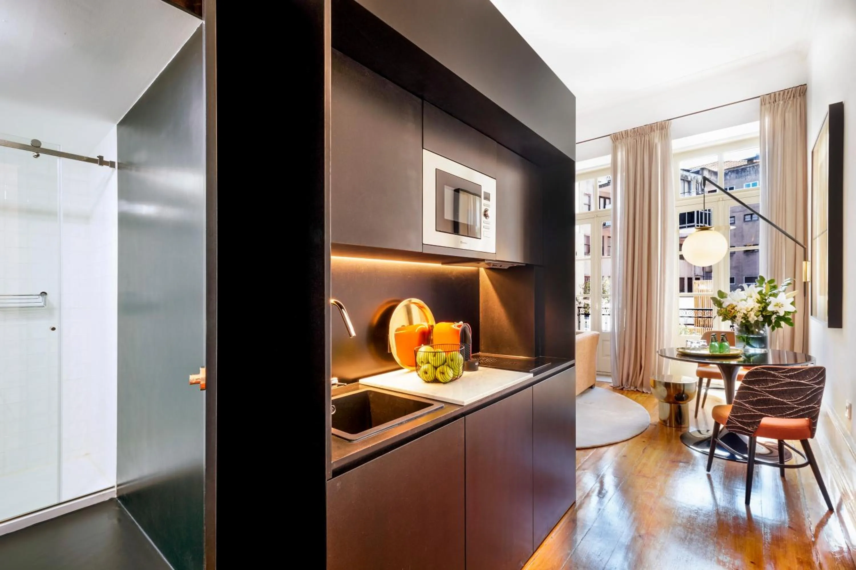 Coffee/tea facilities in The A5 Smart Luxury Studios