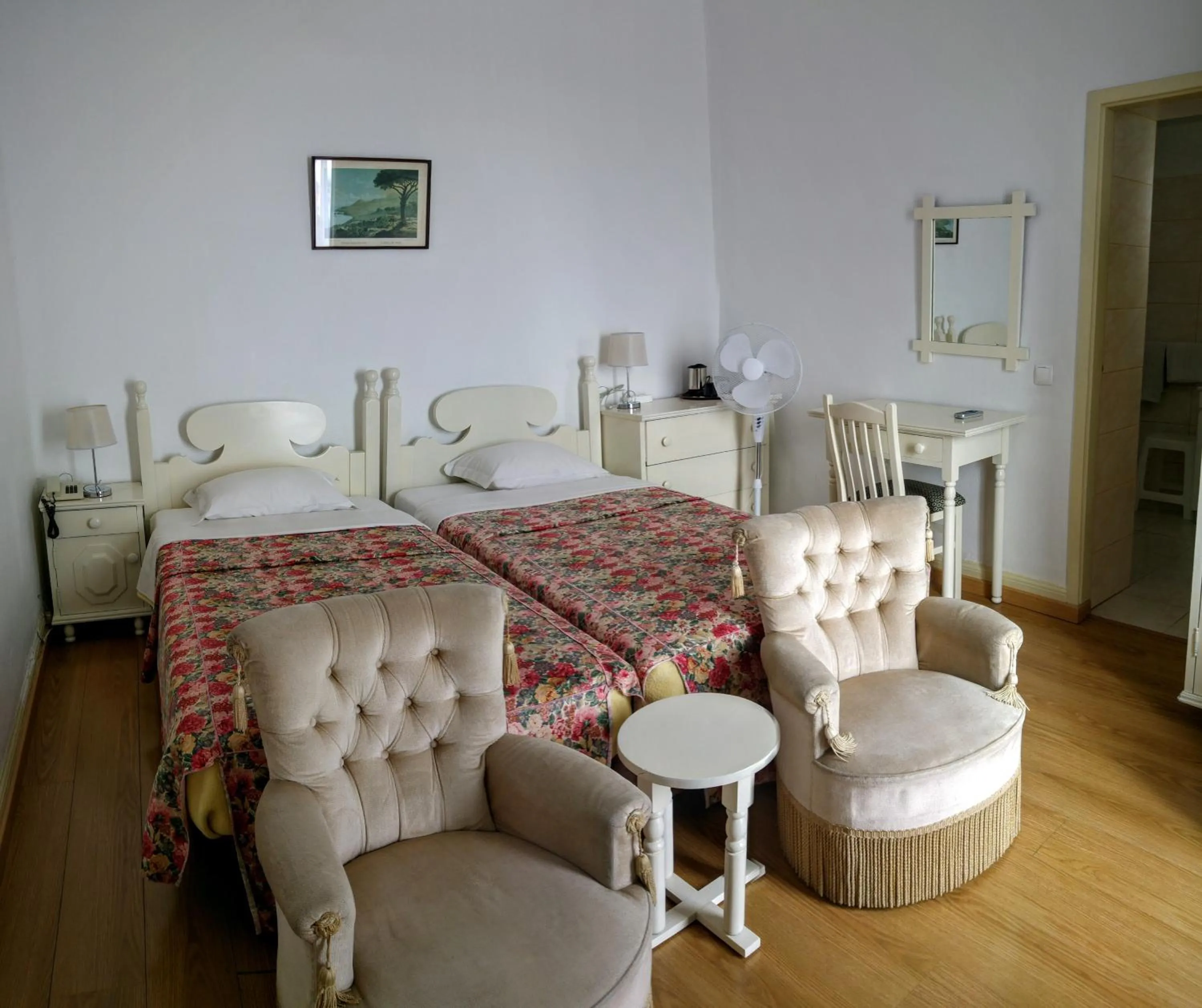 Photo of the whole room, Bed in Pensao Residencial Vila Teresinha