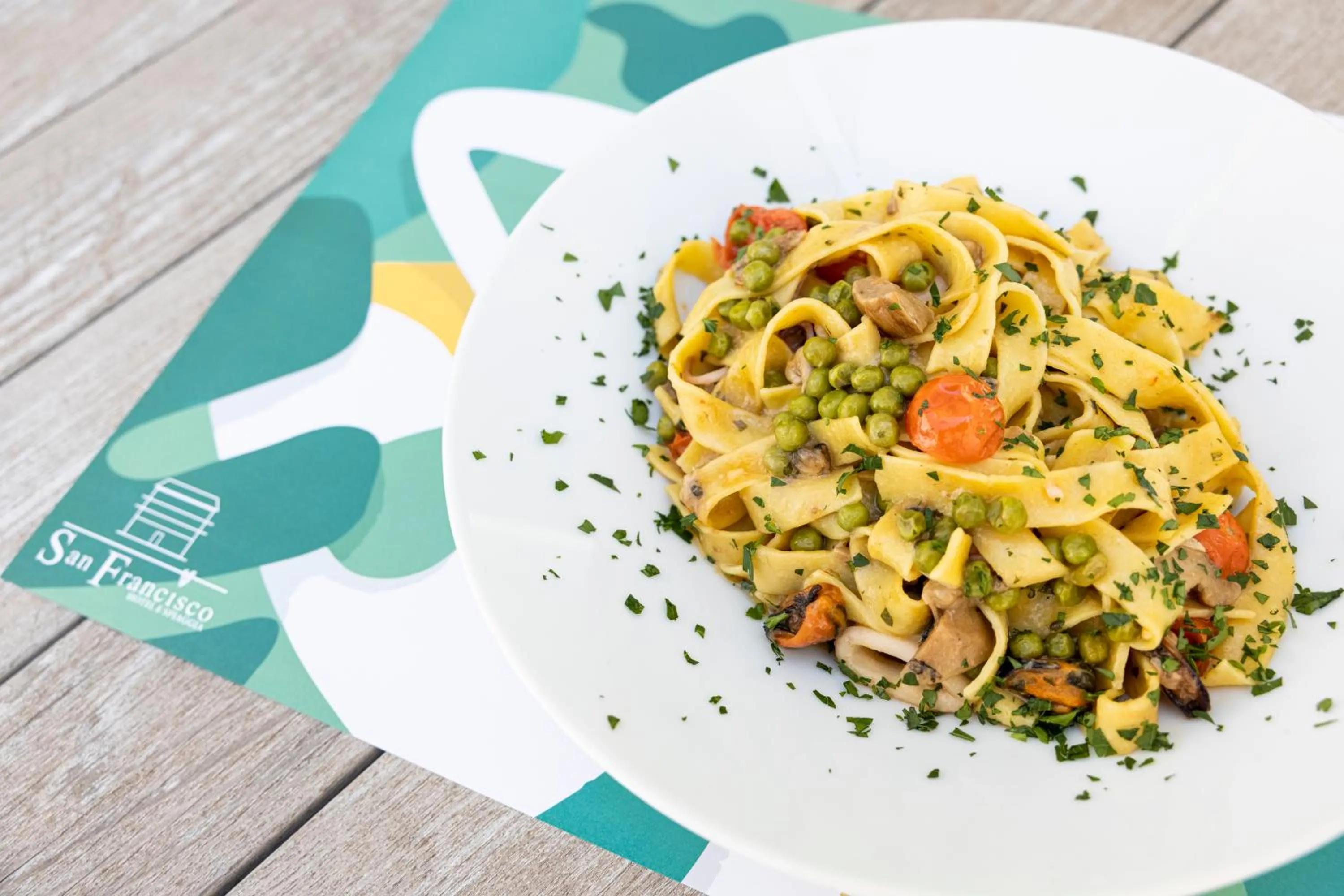 Restaurant/places to eat in Hotel San Francisco