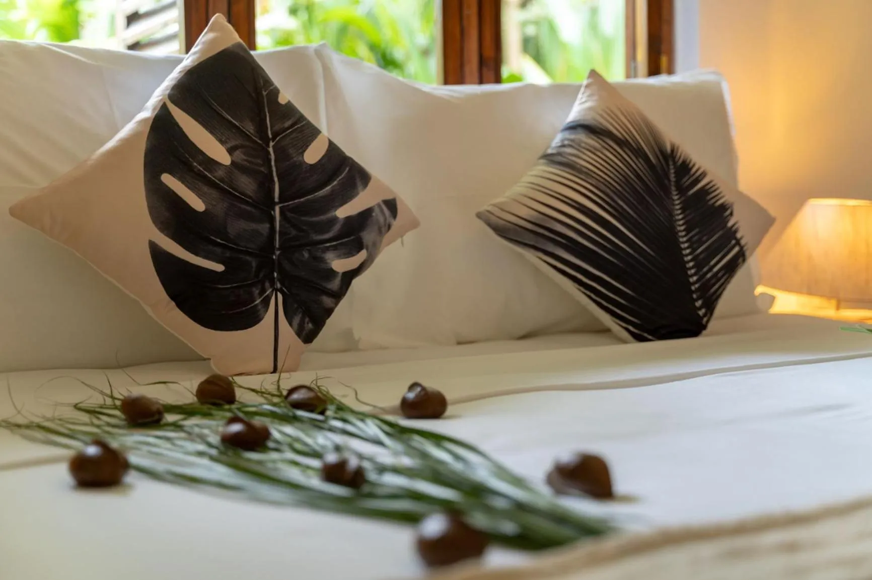 Decorative detail, Bed in Bliss Hotel Praslin