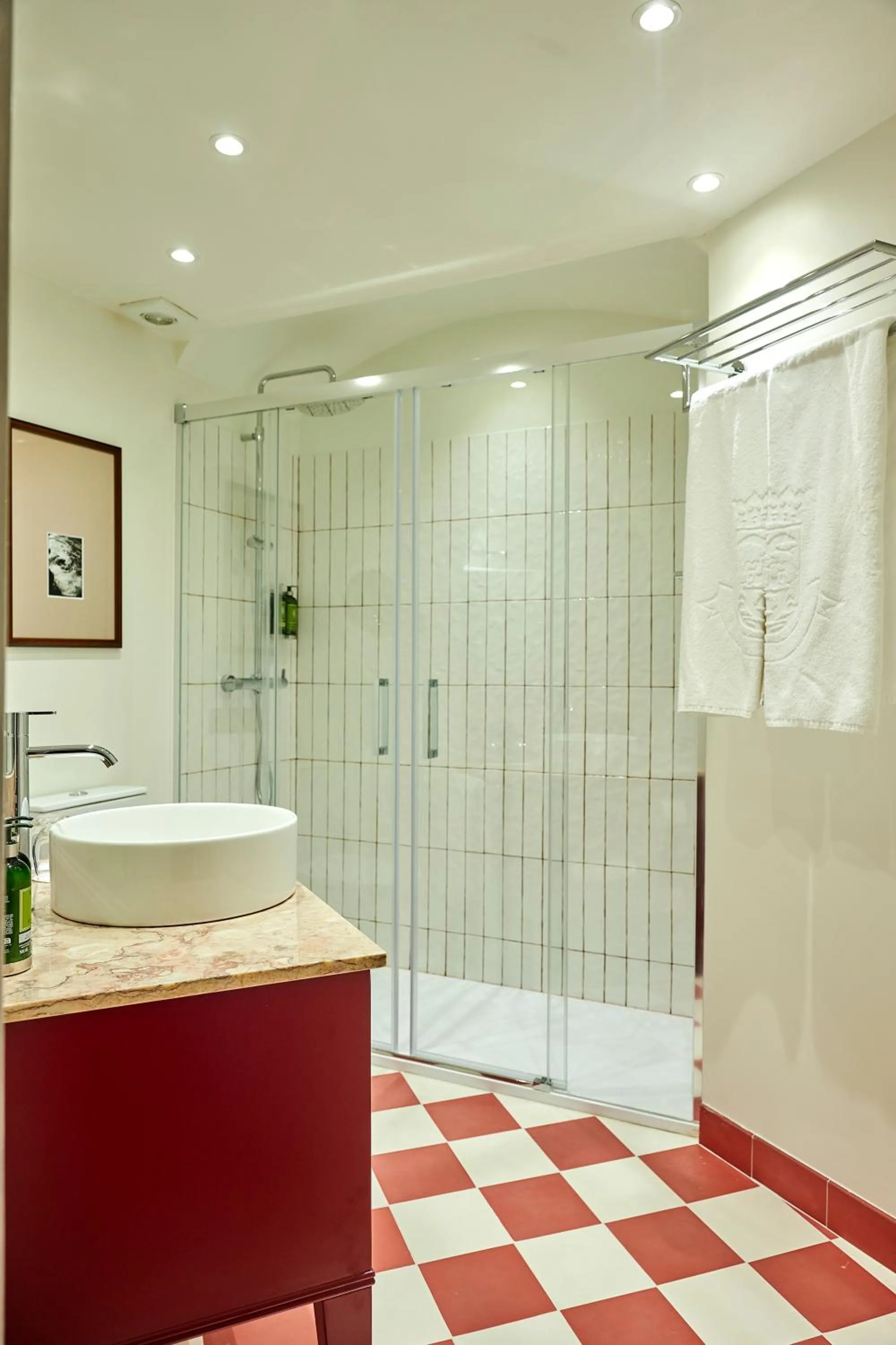 Bathroom in Hotel Fortaleza do Guincho Relais & Châteaux