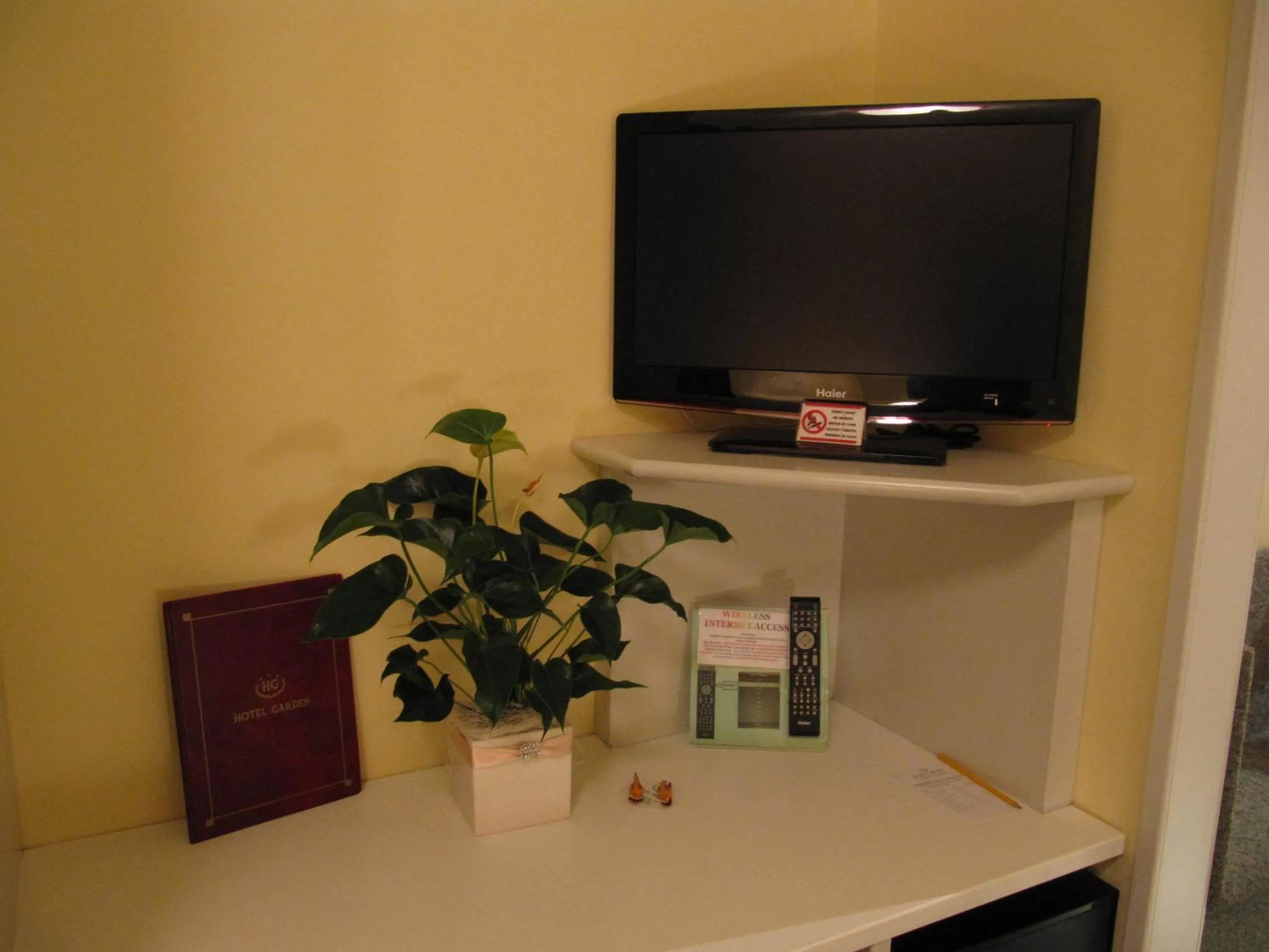 Photo of the whole room in Hotel Garden