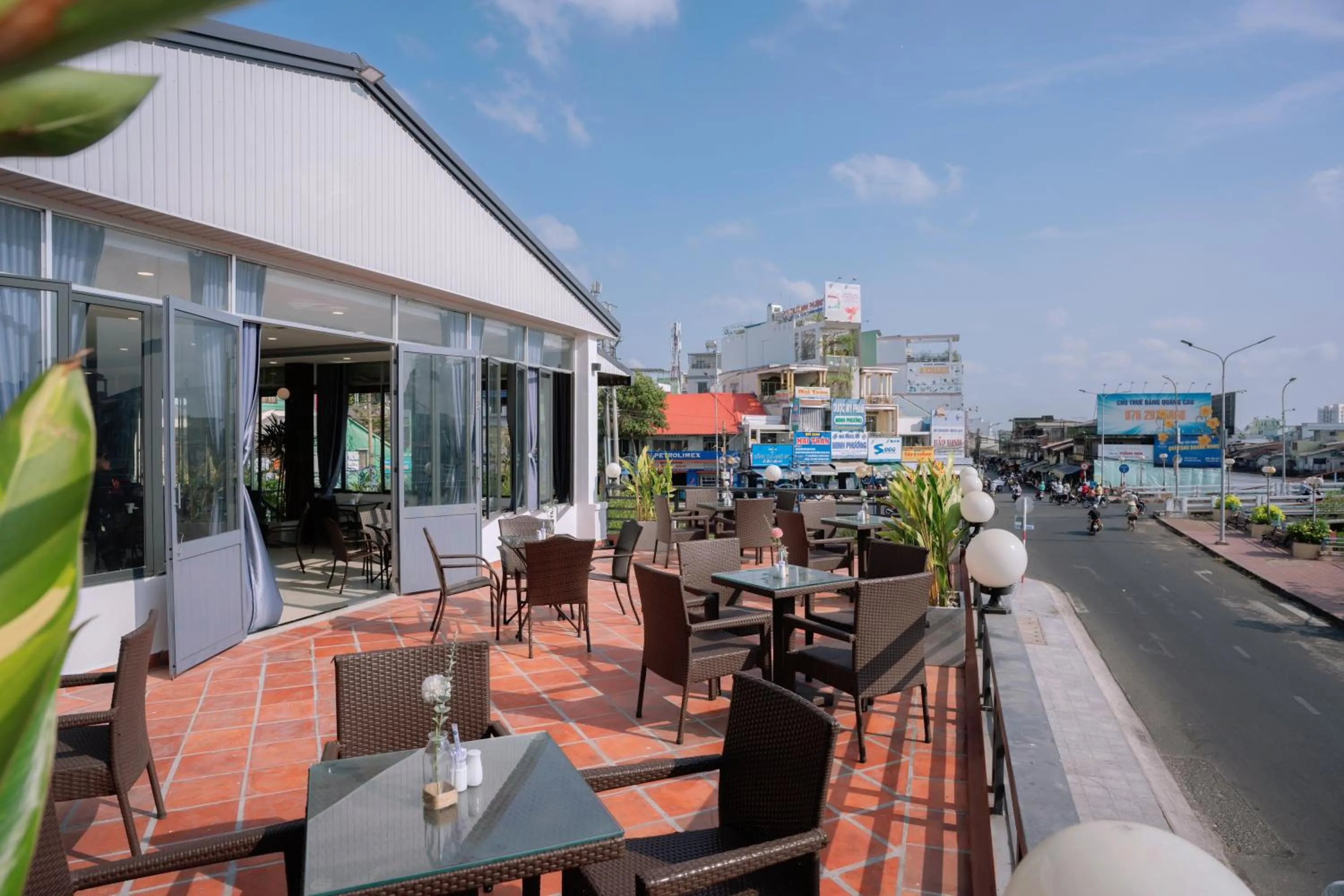 Restaurant/places to eat in Song Tien Hotel