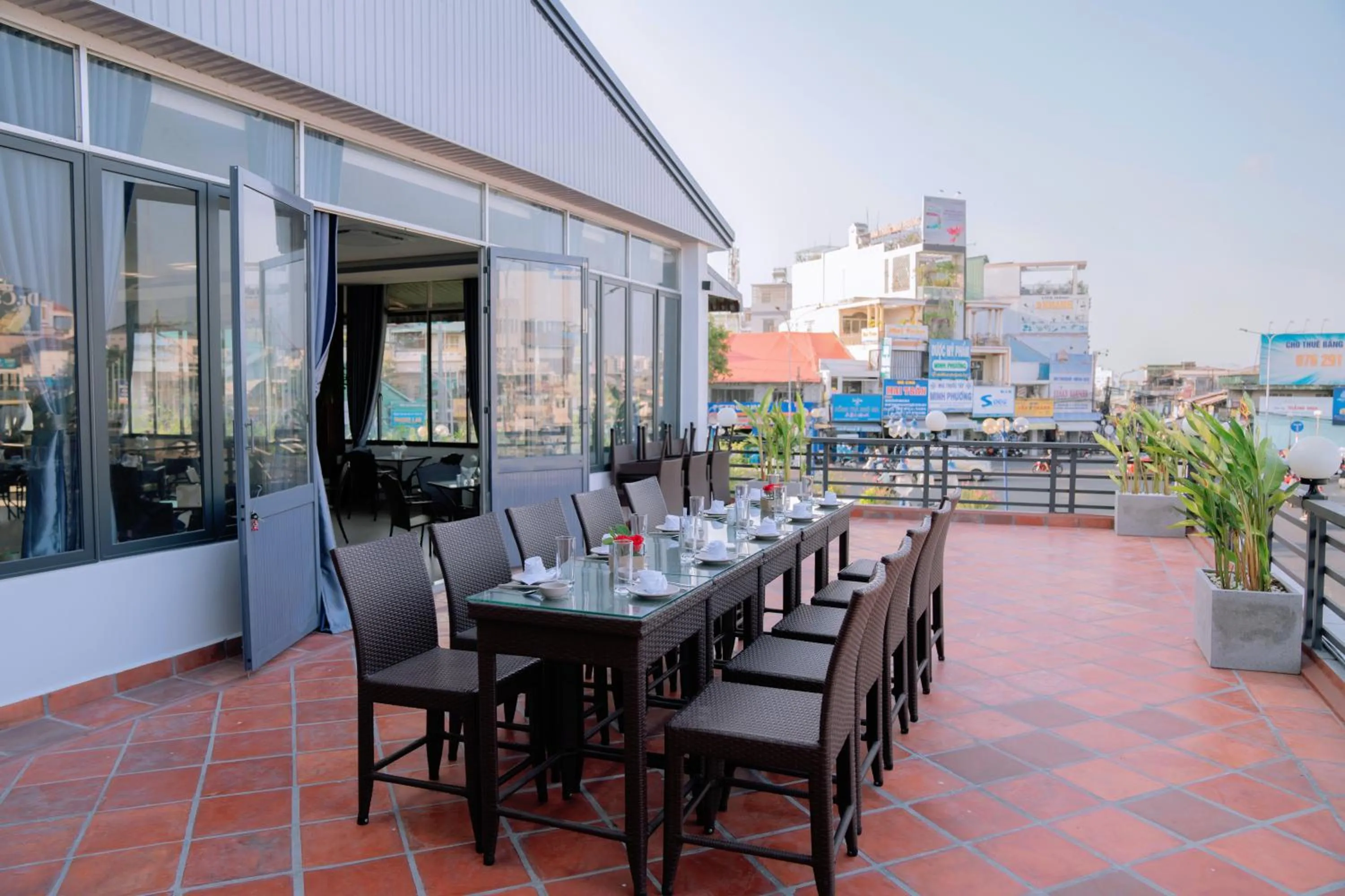 Restaurant/places to eat in Song Tien Hotel