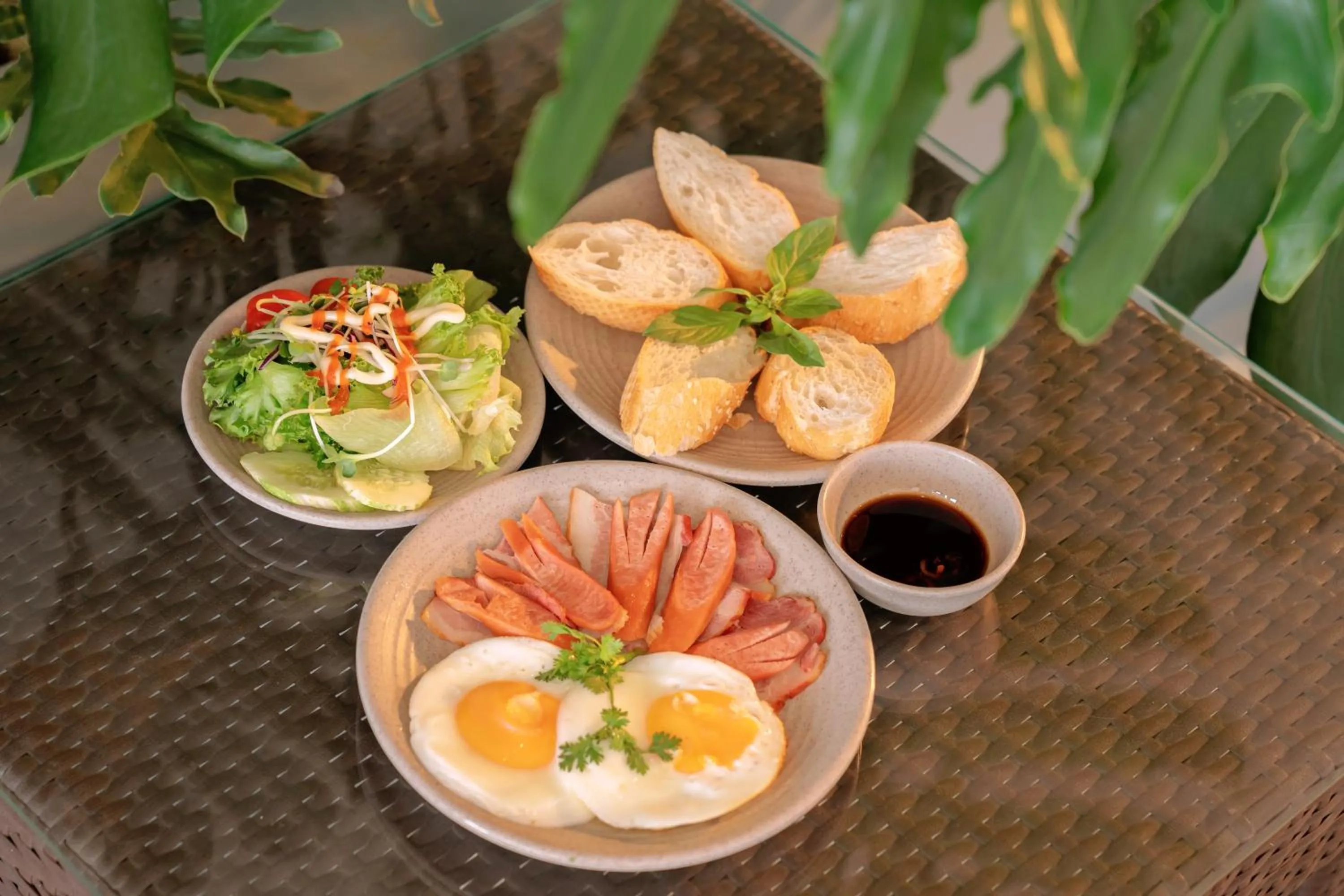 Food and drinks in Song Tien Hotel