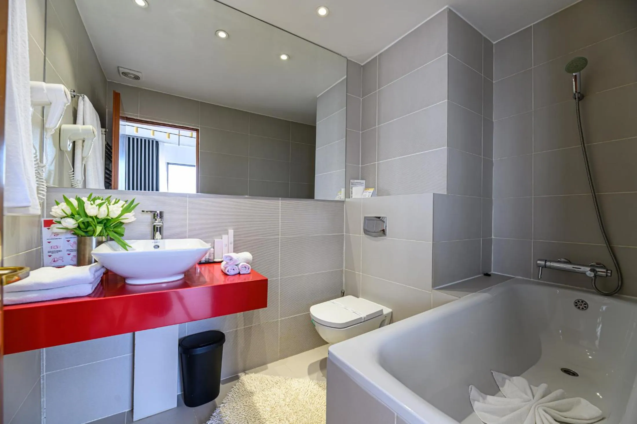 Hot Tub in Unique Boutique