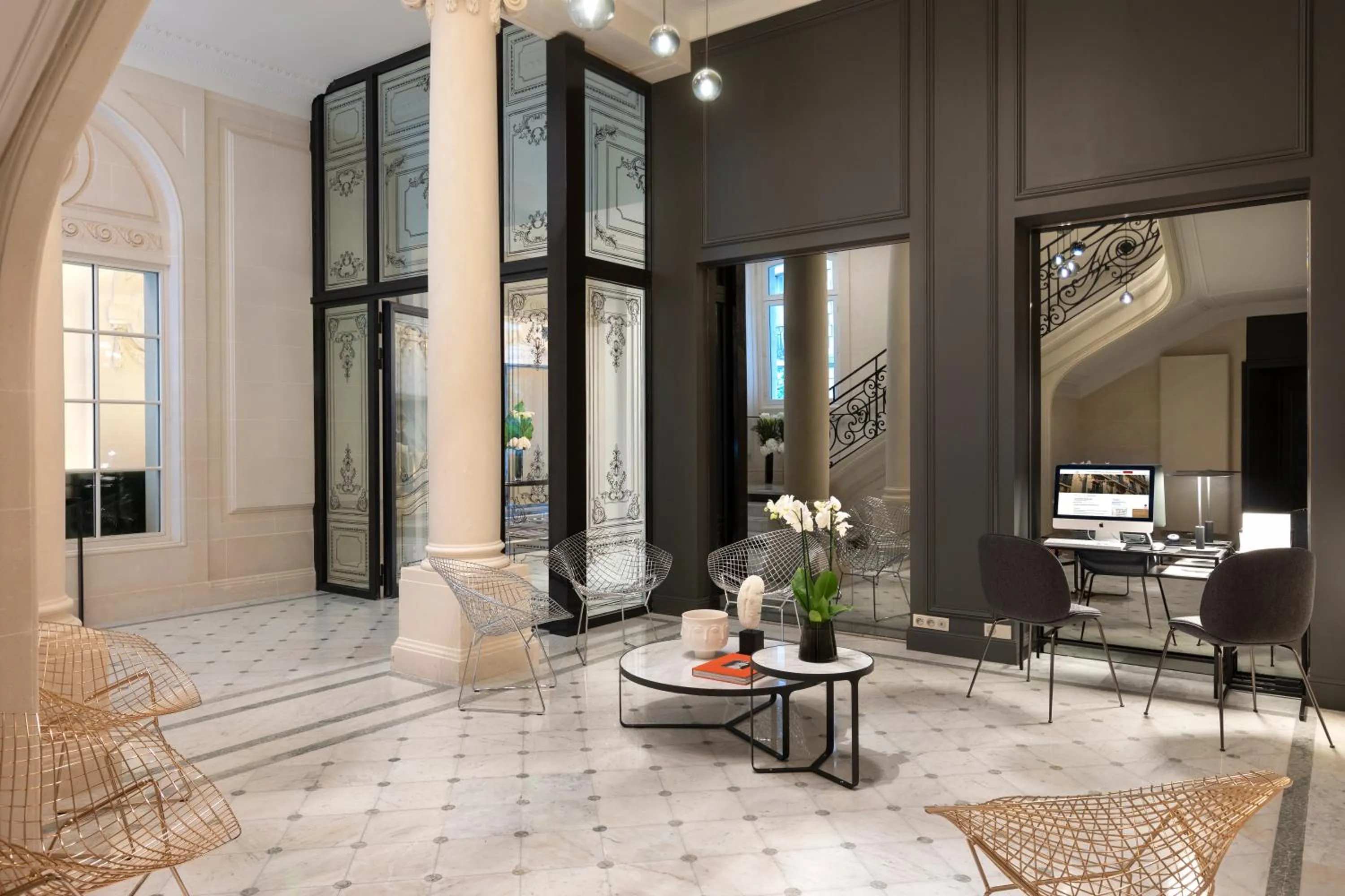Business facilities in La Clef Champs-Élysées Paris by The Crest Collection