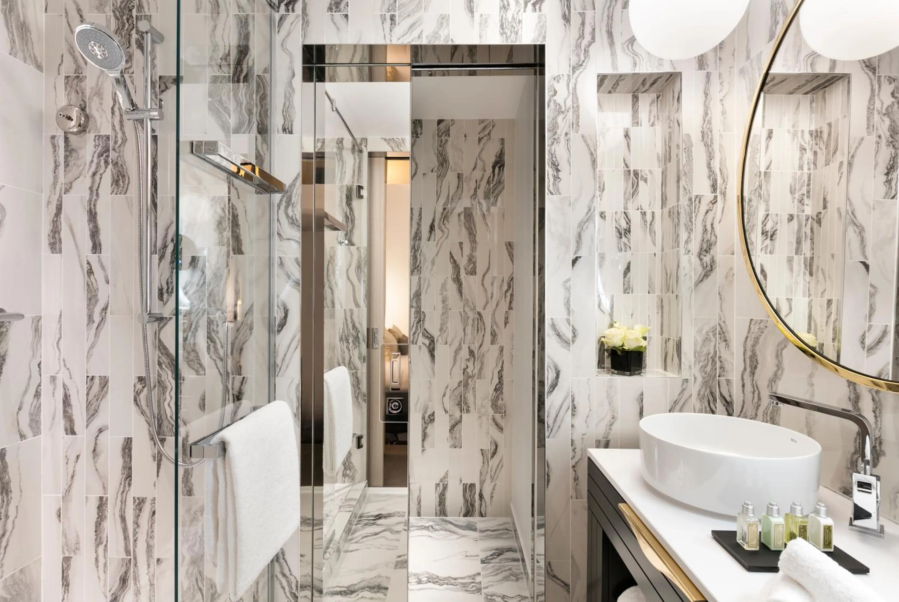 Bathroom in La Clef Champs-Élysées Paris by The Crest Collection