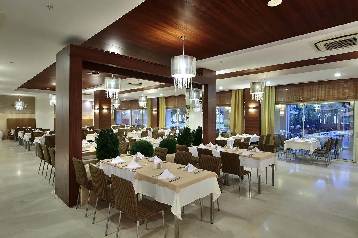 Dining area in Sunis Evren Beach Resort Hotel & Spa
