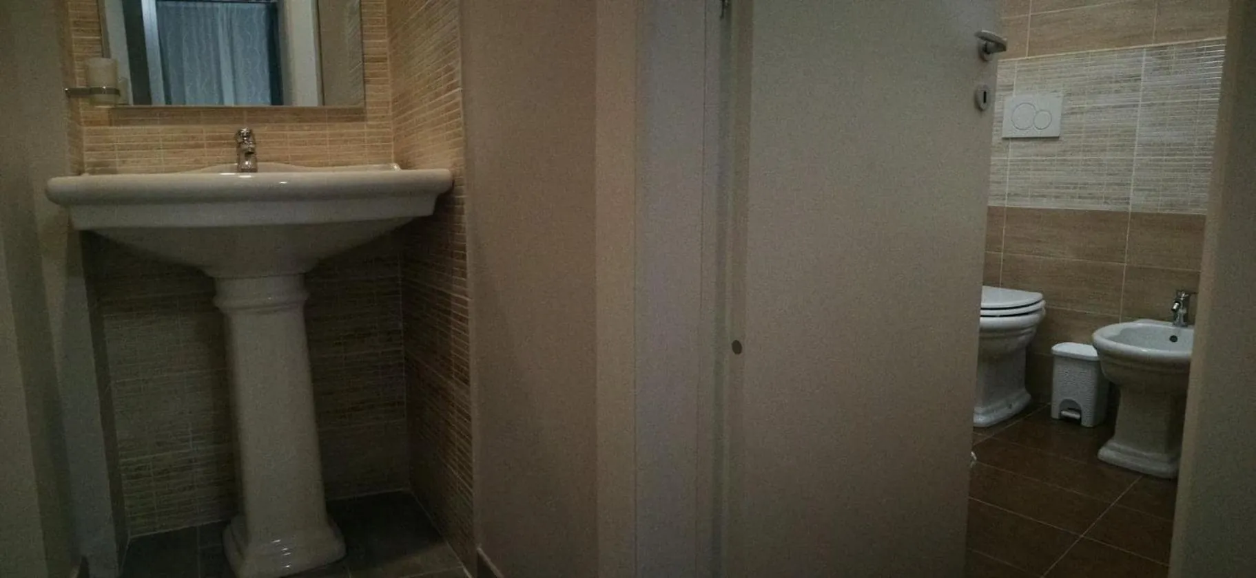 Bathroom in Garden's Elide