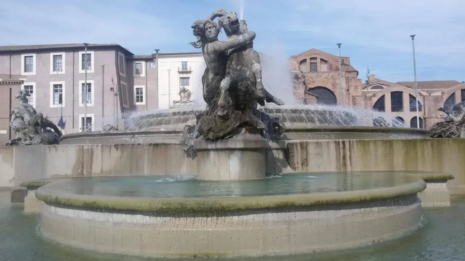 Property building in Garden's Elide