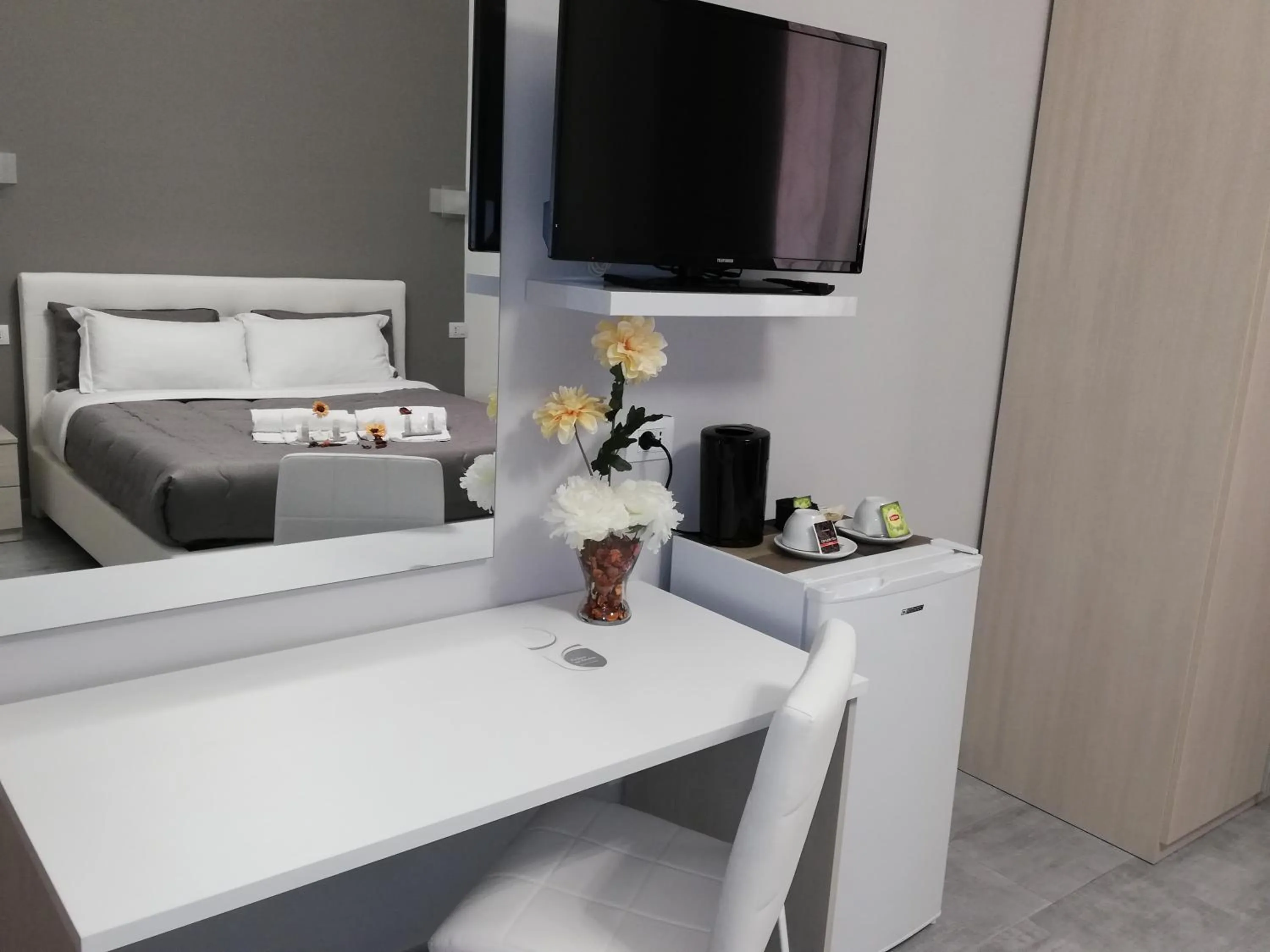 TV and multimedia, Bed in Garden's Elide