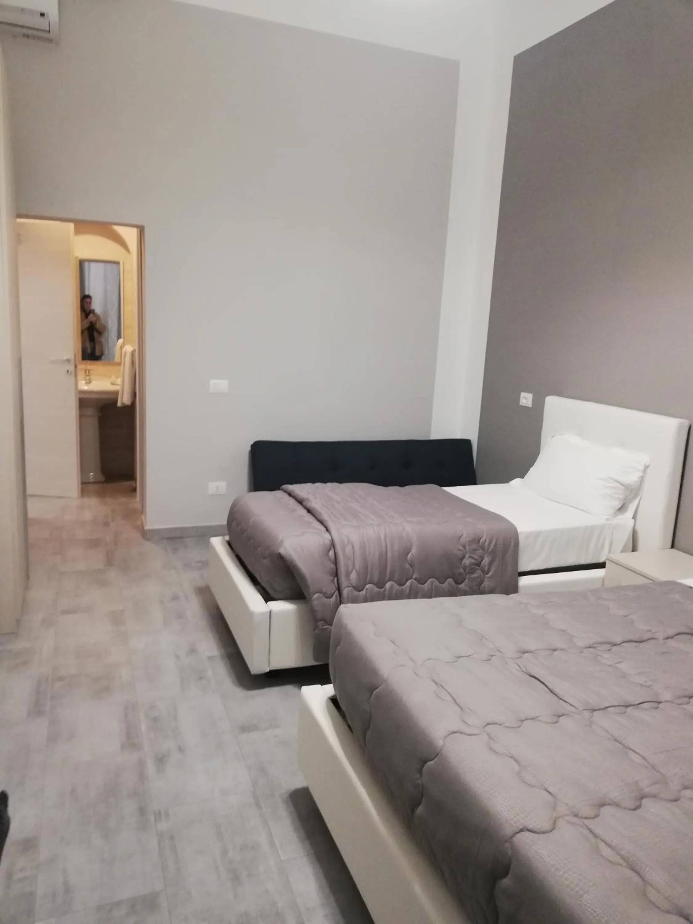 Bed in Garden's Elide