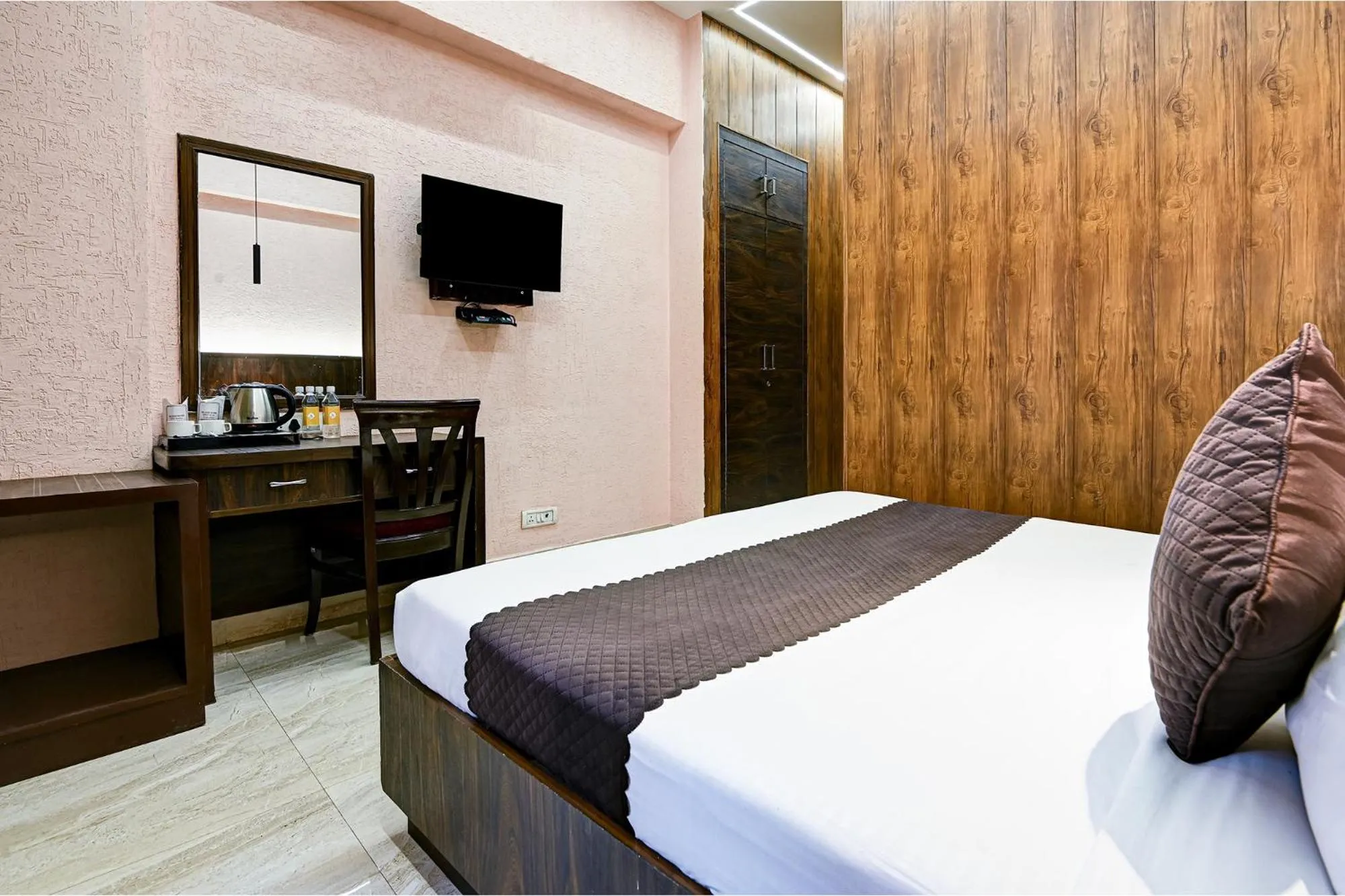 Bed in FabHotel Prime The Rivlet - MG Road & Sikanderpur Metro