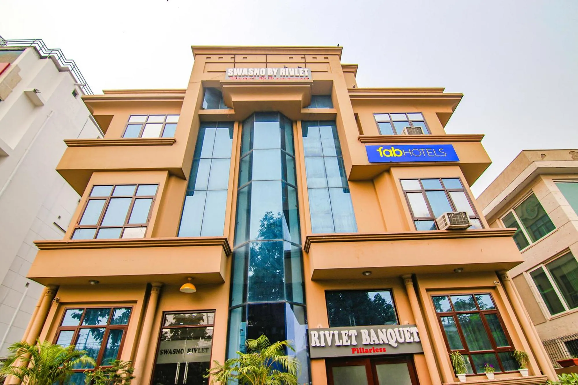 Property building in FabHotel Prime The Rivlet - MG Road & Sikanderpur Metro