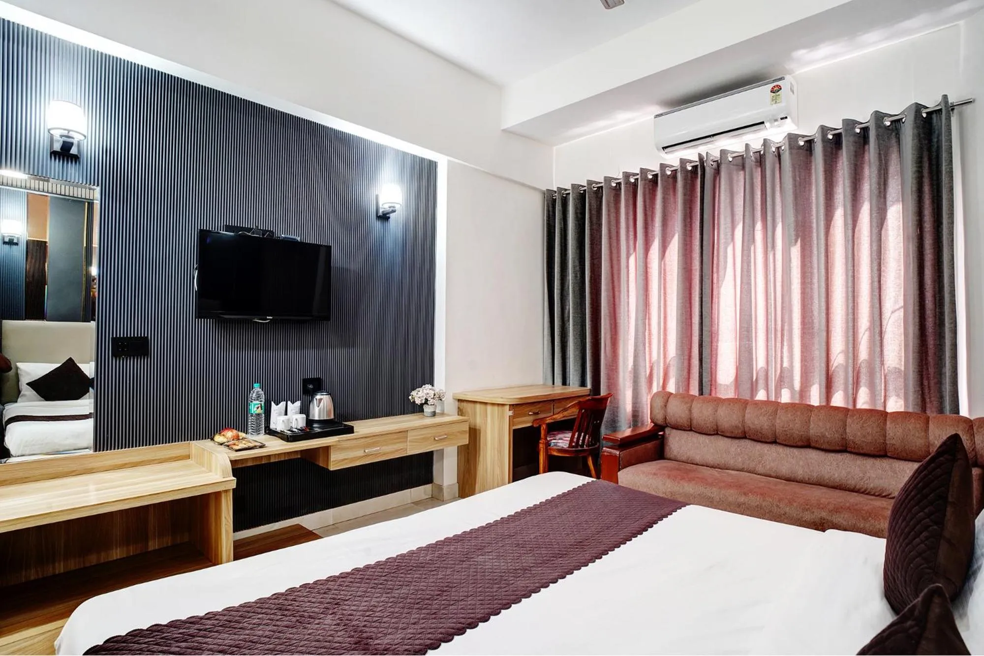 Bed in FabHotel Prime The Rivlet - MG Road & Sikanderpur Metro