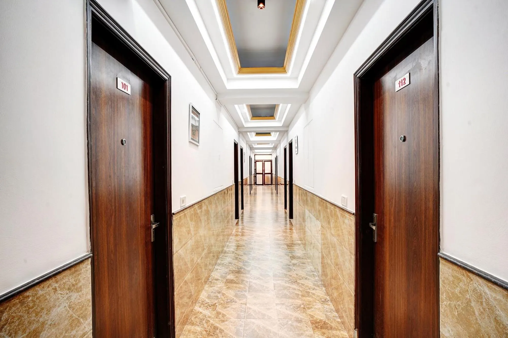 Lobby or reception in FabHotel Prime The Rivlet - MG Road & Sikanderpur Metro