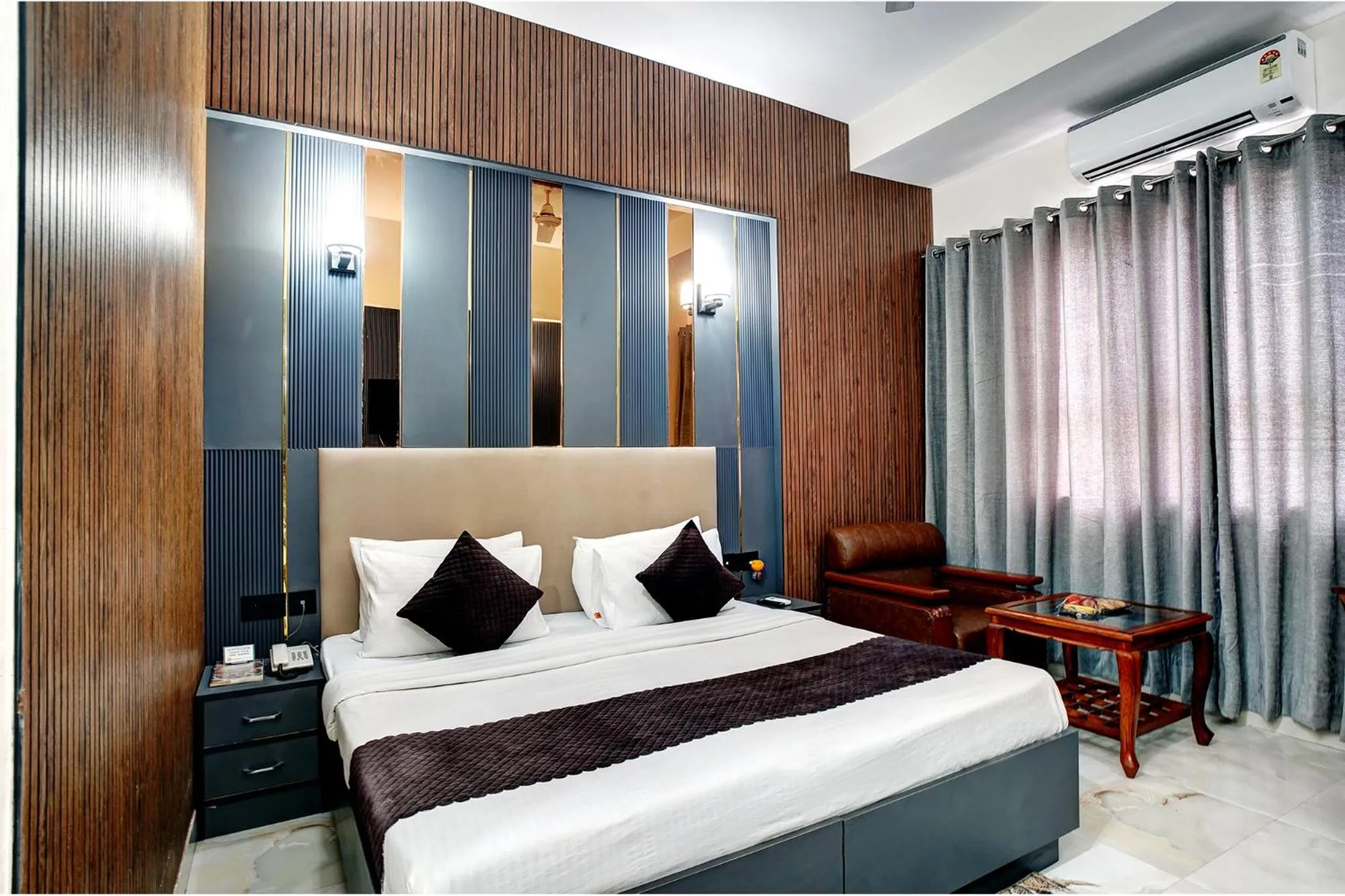 Bed in FabHotel Prime The Rivlet - MG Road & Sikanderpur Metro