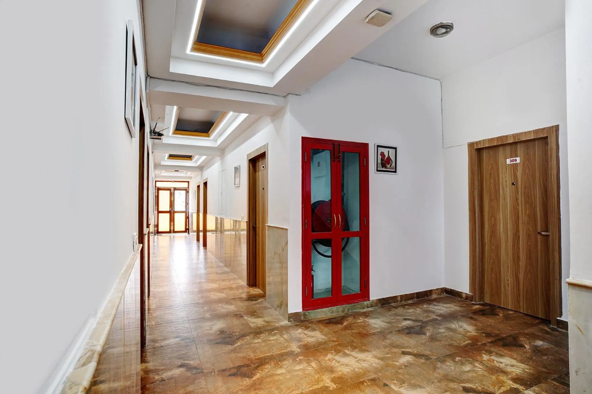 Lobby or reception in FabHotel Prime The Rivlet - MG Road & Sikanderpur Metro