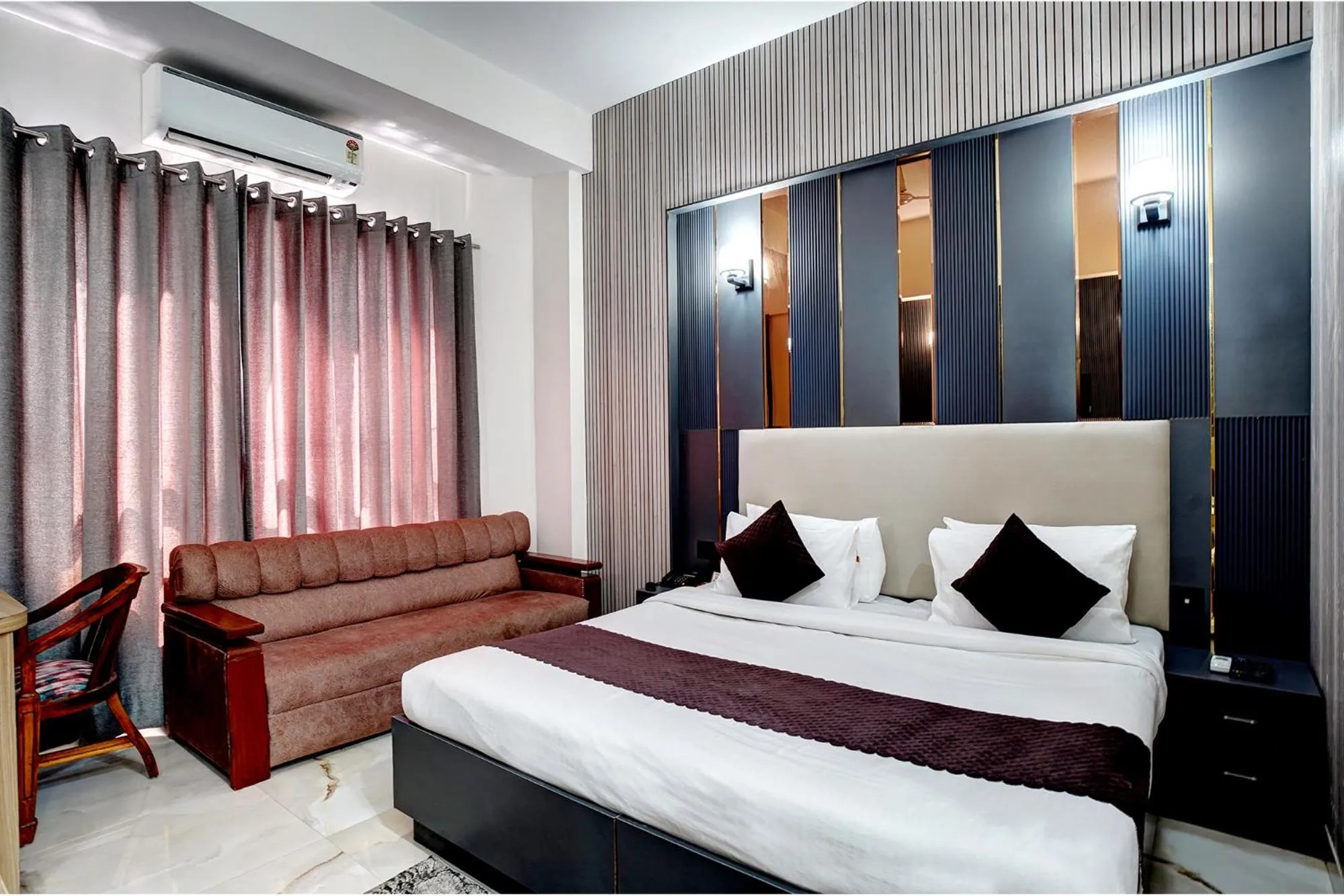 Bed in FabHotel Prime The Rivlet - MG Road & Sikanderpur Metro