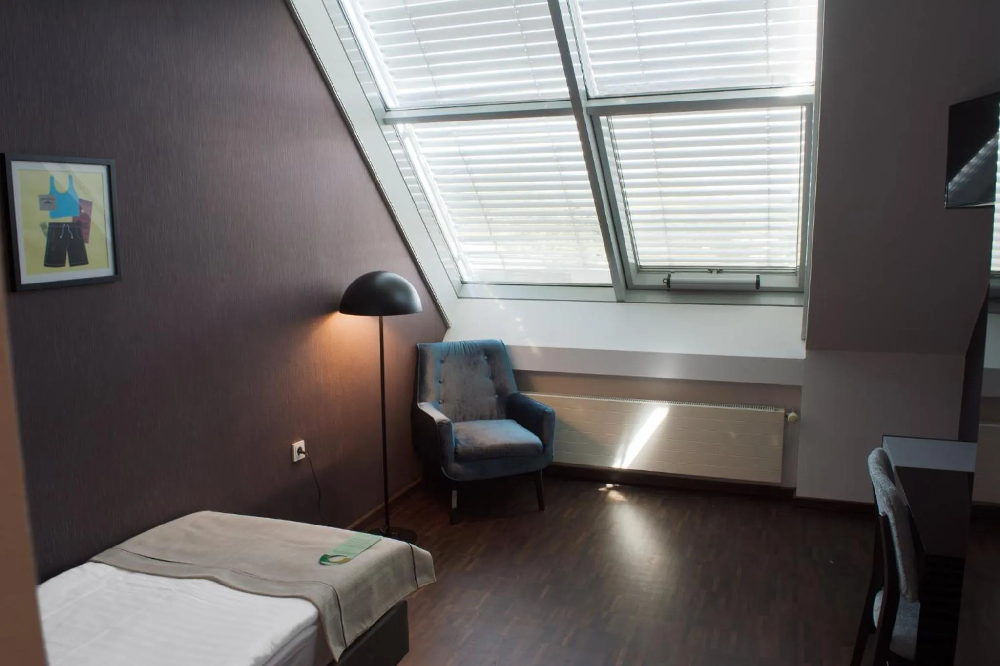 Photo of the whole room, Bed in Garner Hotel Frankfurt - Palmengarten by IHG