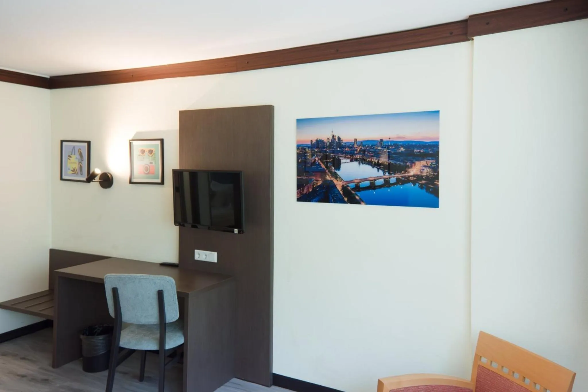 Photo of the whole room in Garner Hotel Frankfurt - Palmengarten by IHG