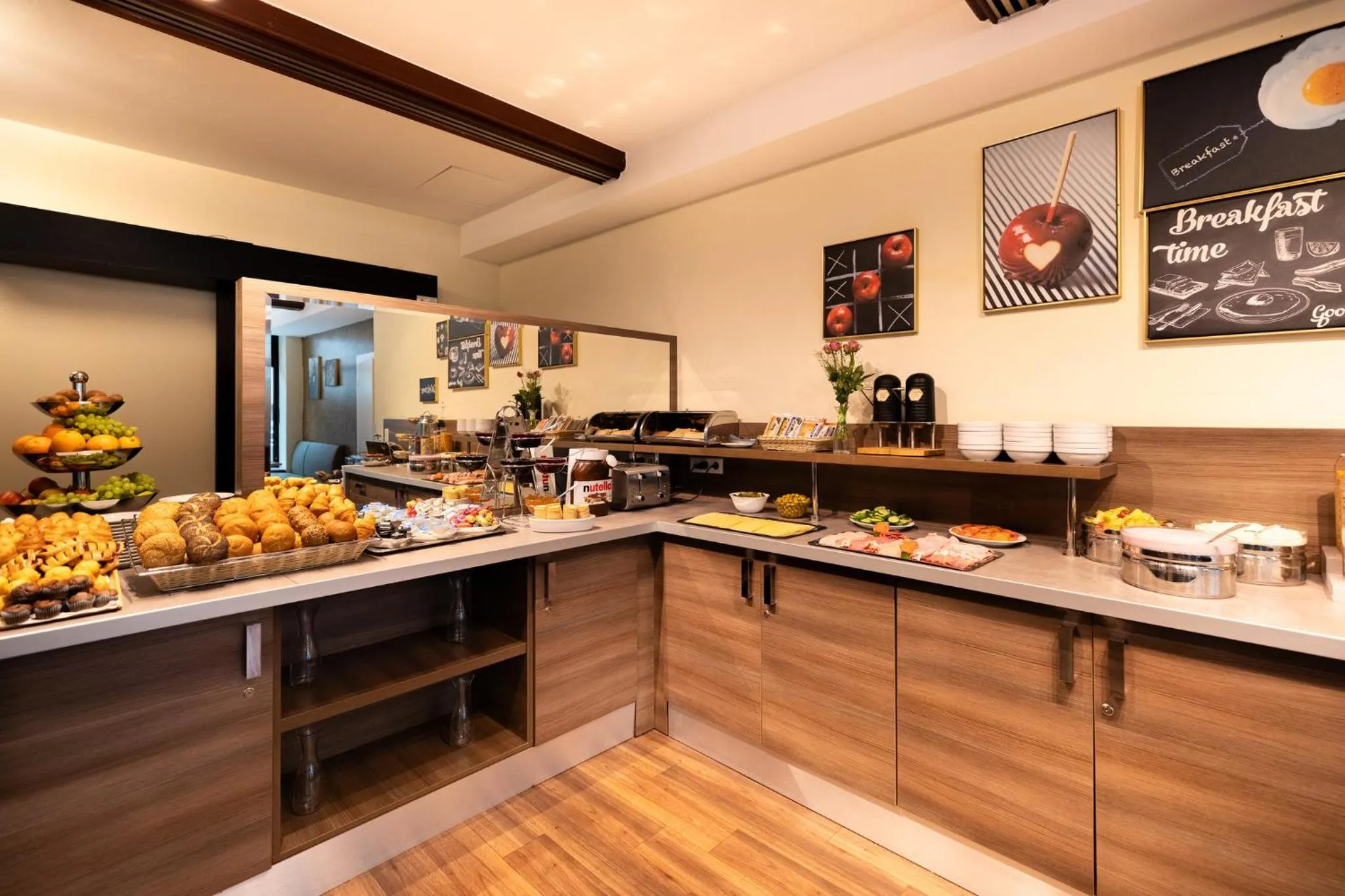 Breakfast in Garner Hotel Frankfurt - Palmengarten by IHG