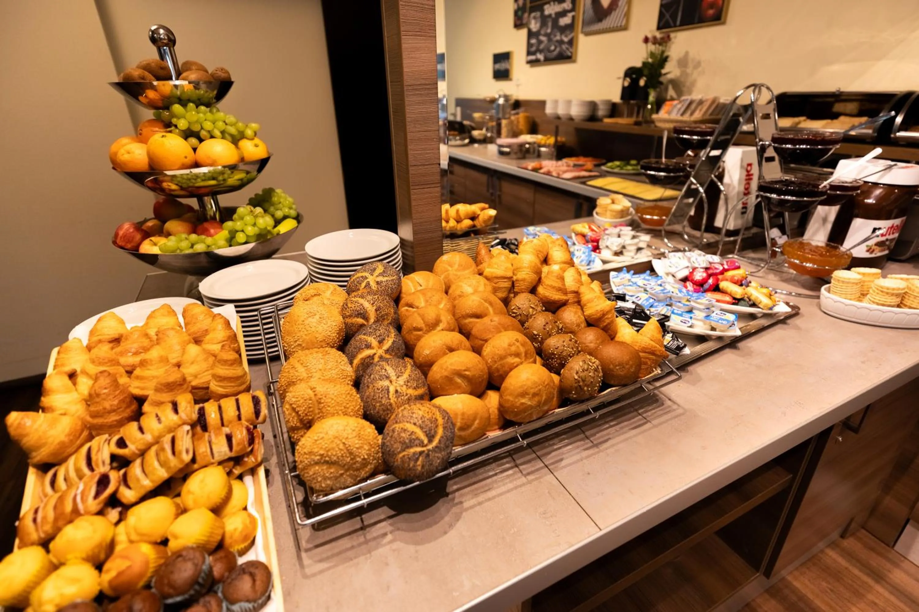 Buffet breakfast in Novum Hotel Imperial Frankfurt Messe