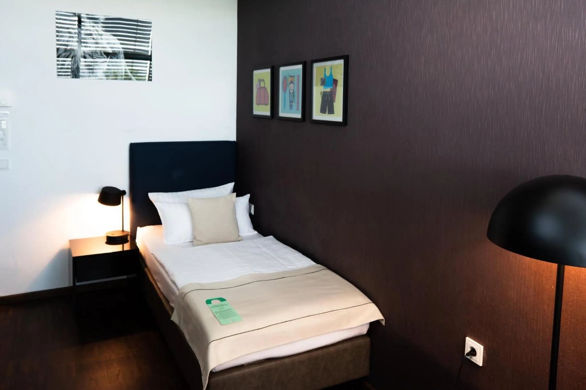 Photo of the whole room, Bed in Garner Hotel Frankfurt - Palmengarten by IHG