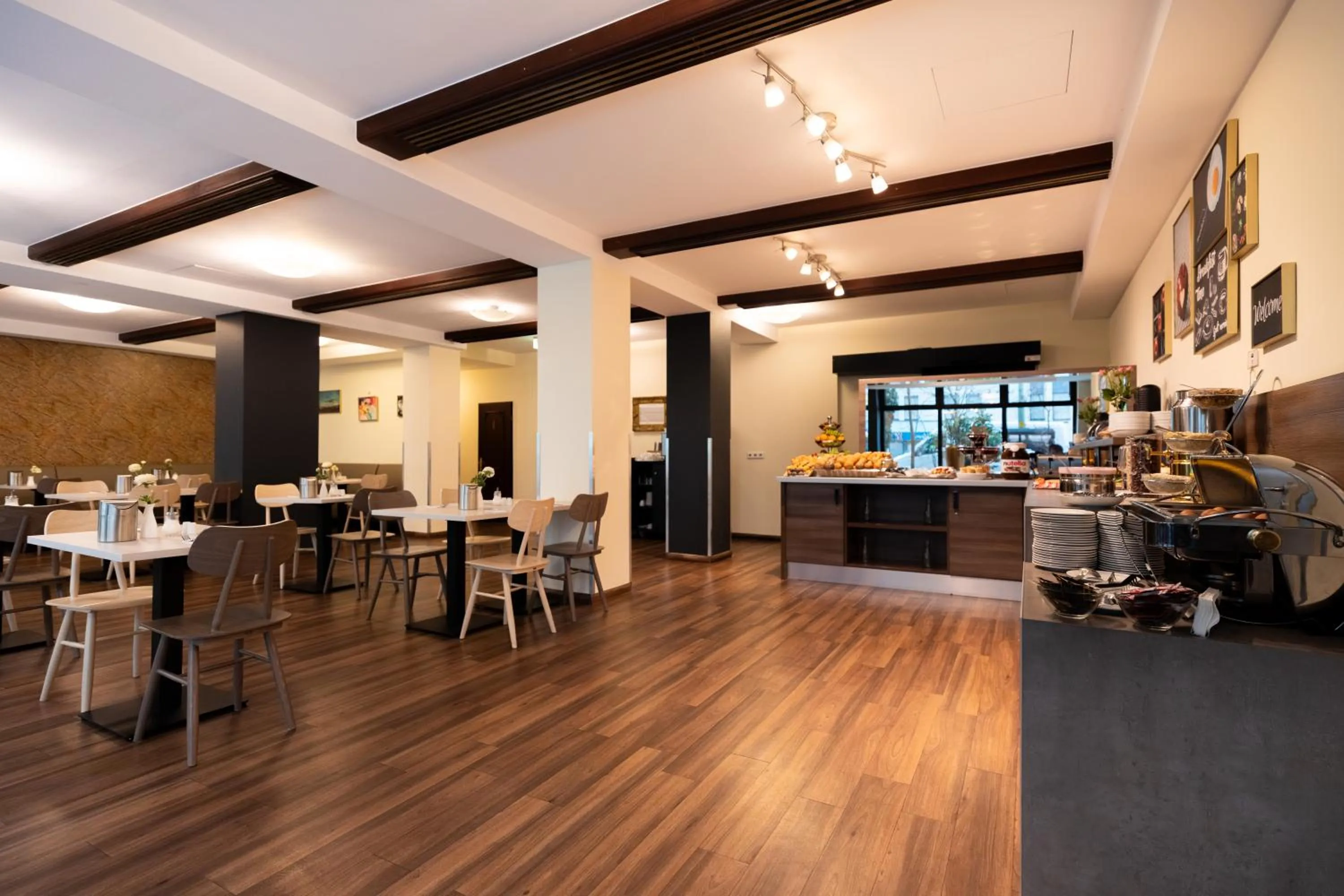 Buffet breakfast in Novum Hotel Imperial Frankfurt Messe