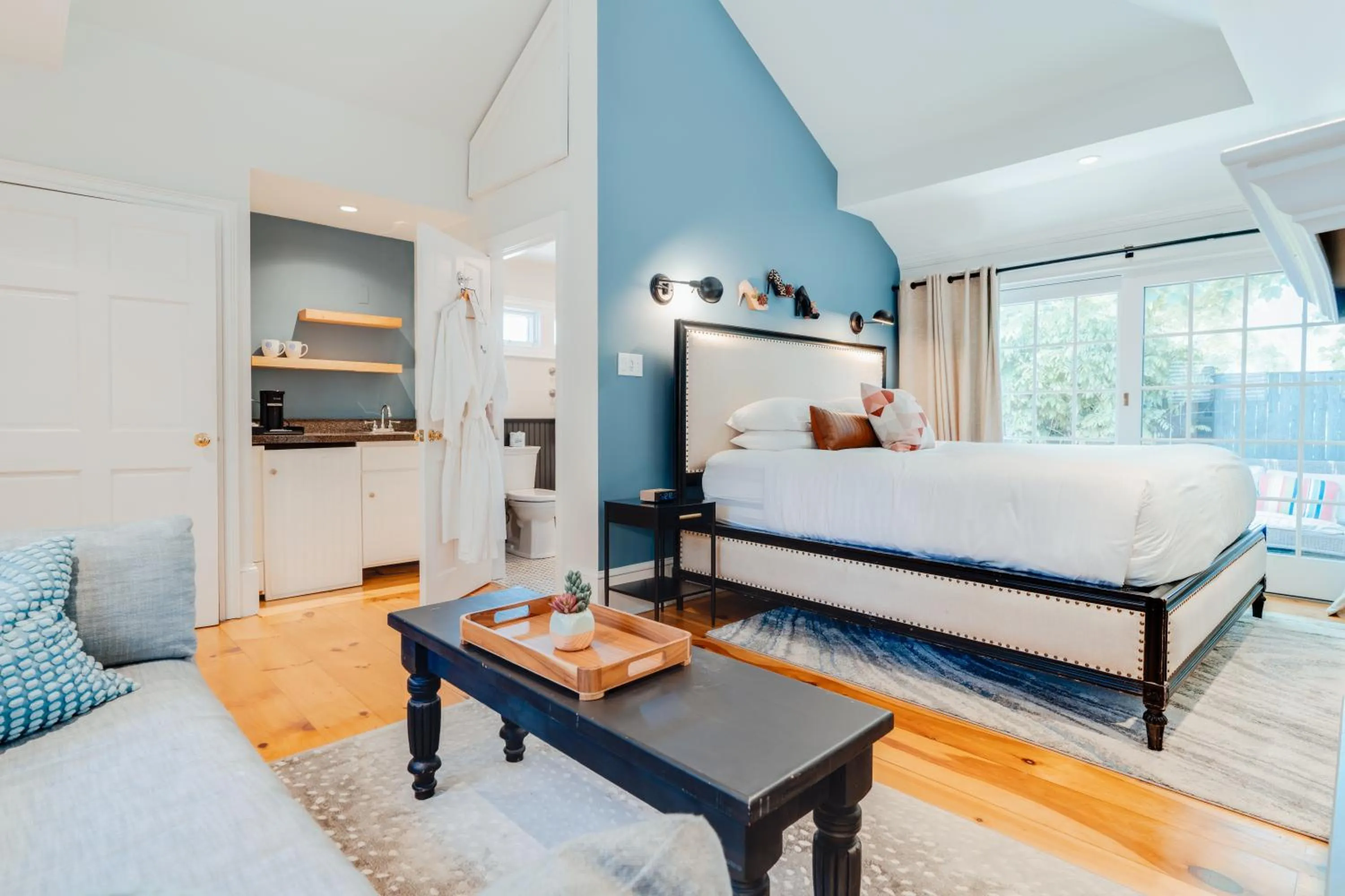 Bedroom, Bed in Ellery Hotel Provincetown