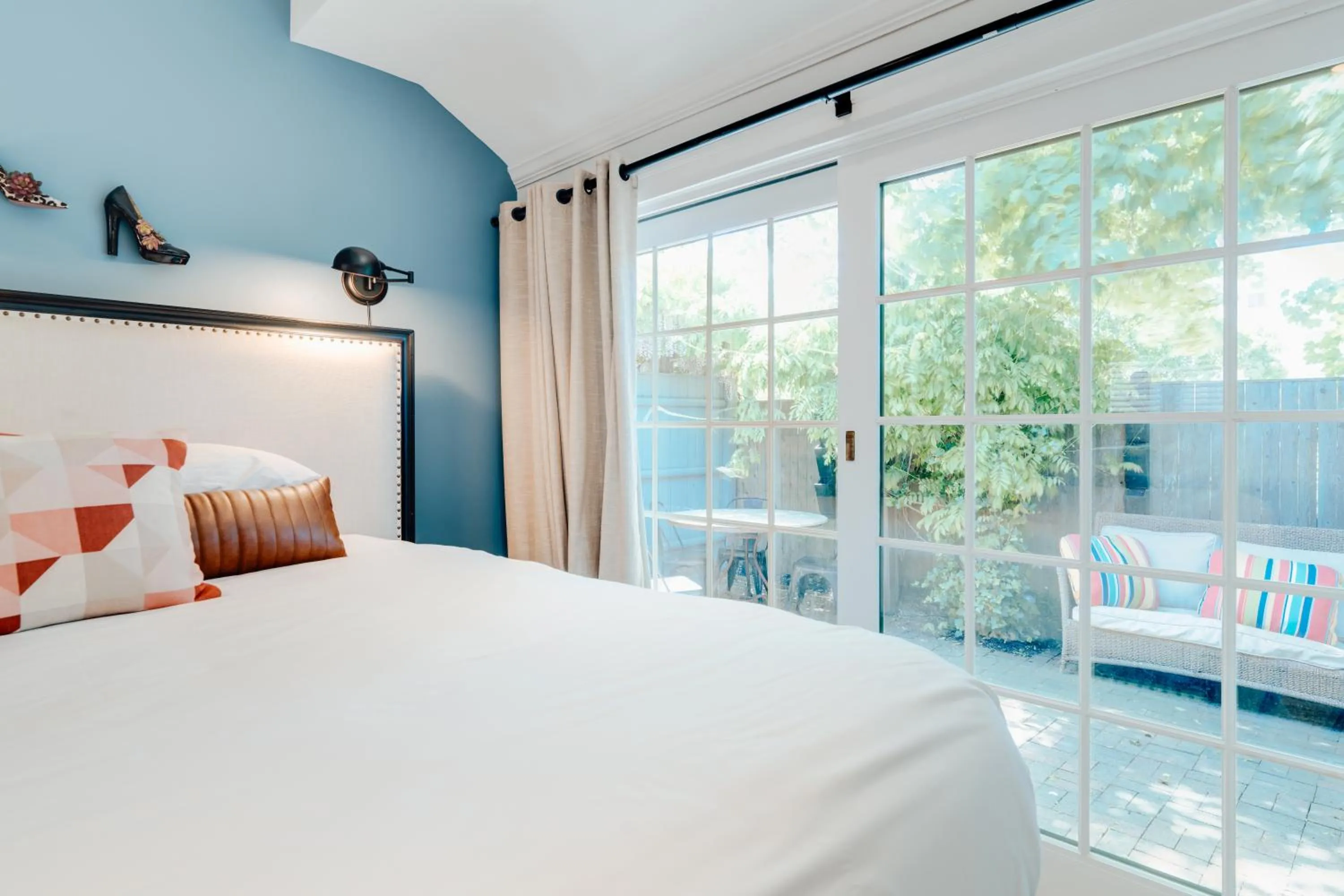 Bedroom, Bed in Ellery Hotel Provincetown