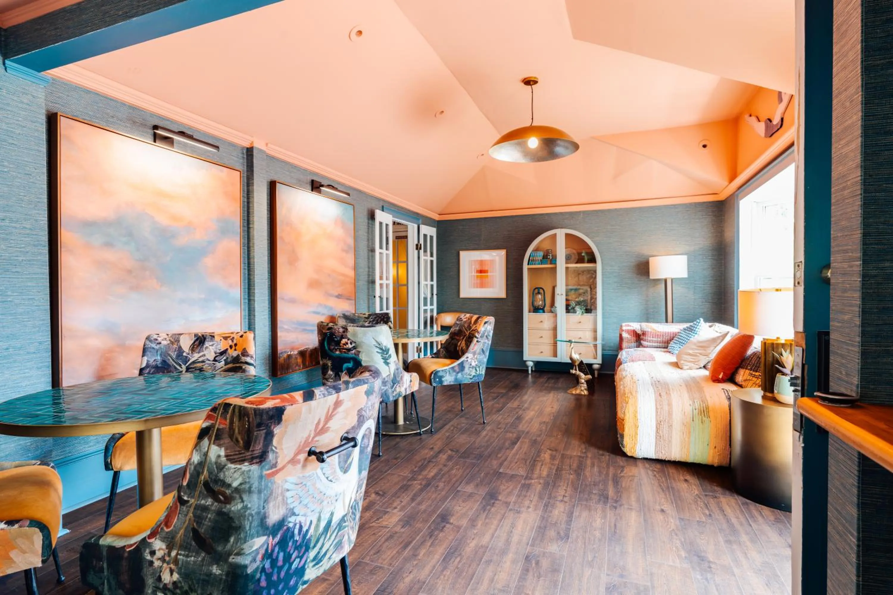 Seating area, Bed in Ellery Hotel Provincetown
