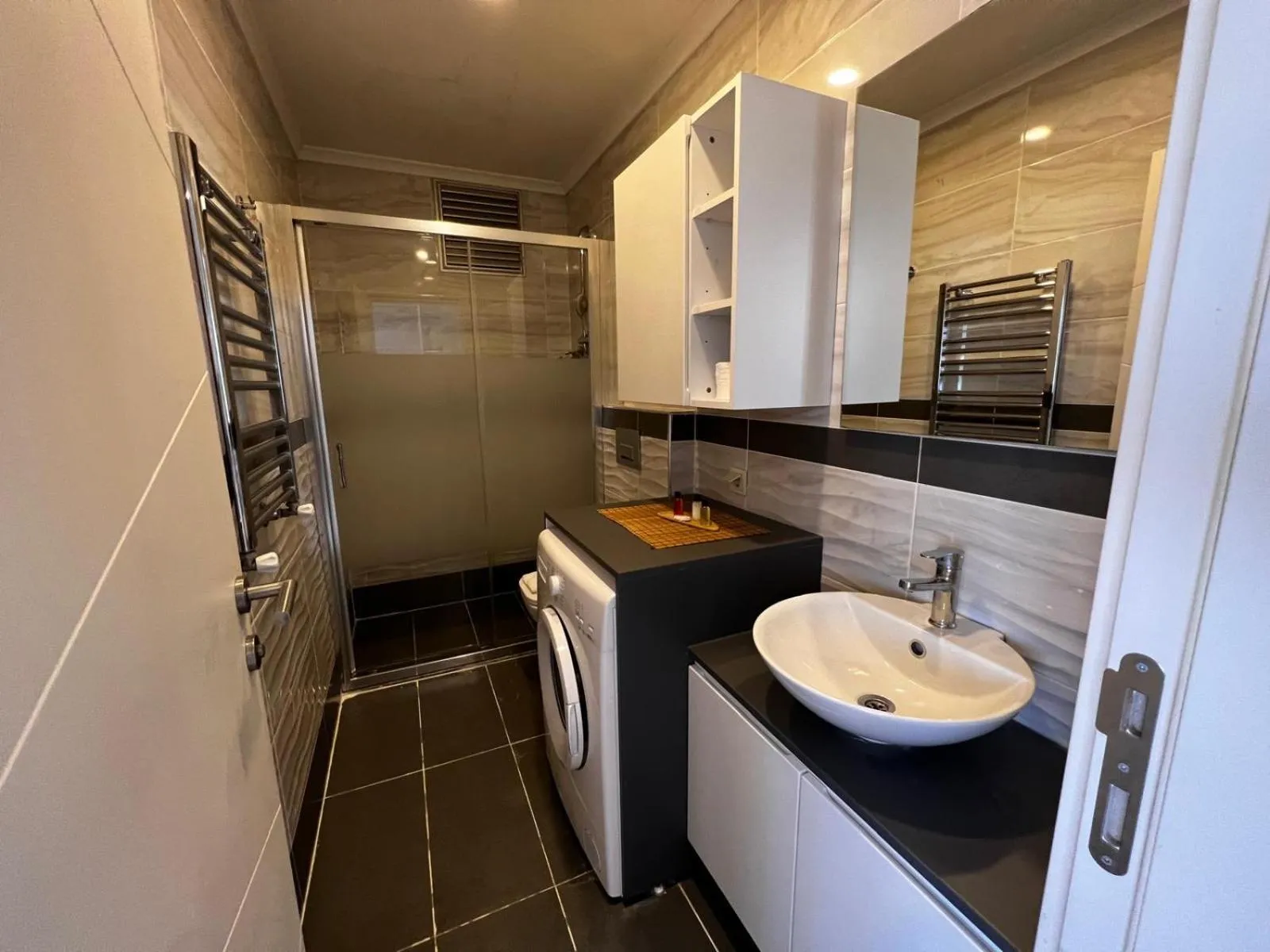 Toilet in Zin D Home Otel Alemdağ