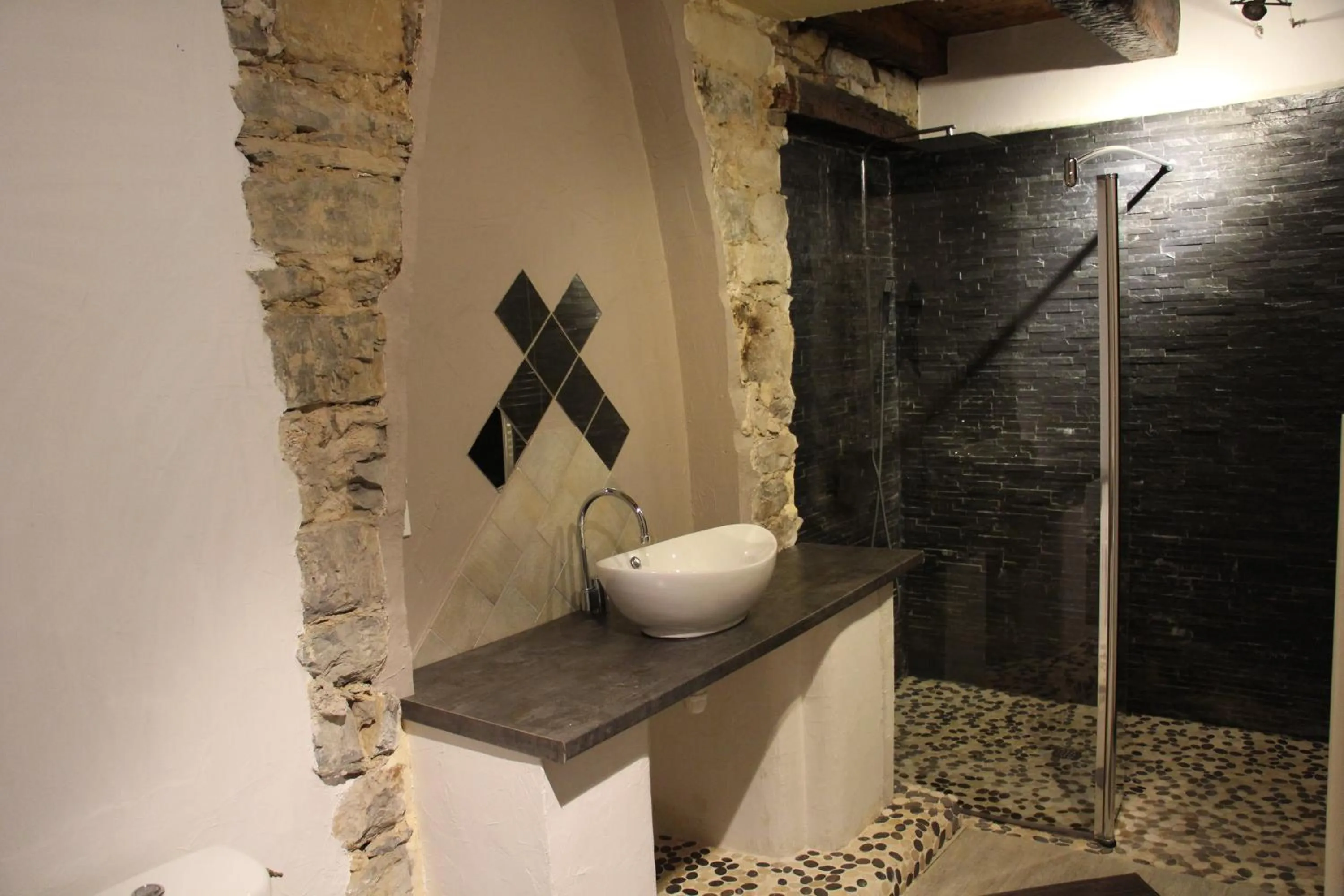 Shower in Domaine d'Alcapiès