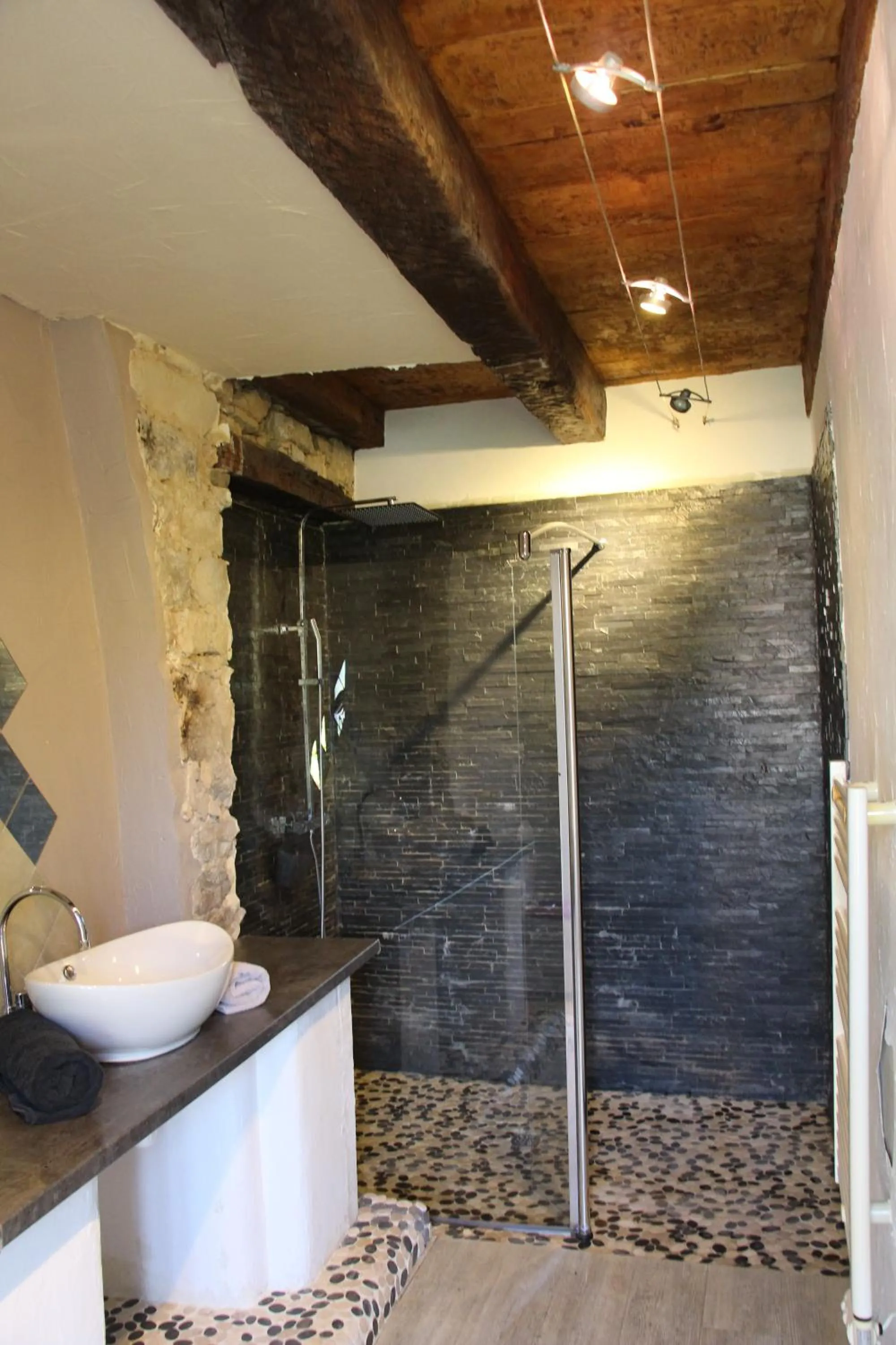 Shower in Domaine d'Alcapiès