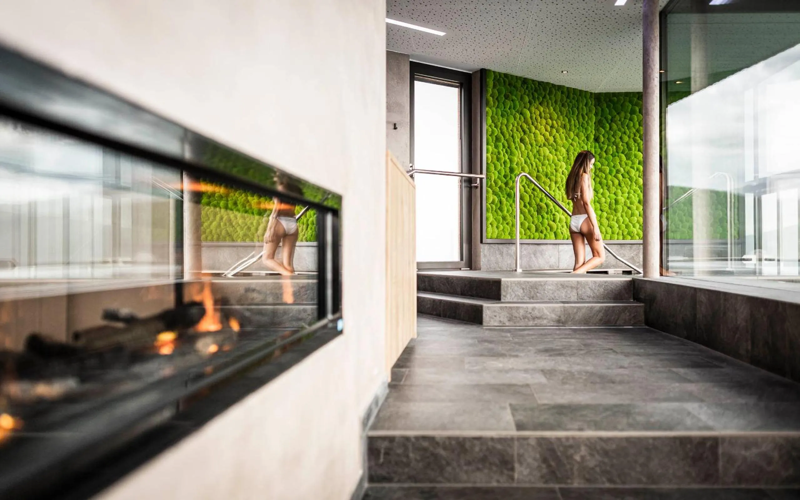 Swimming pool in Hotel Ambet