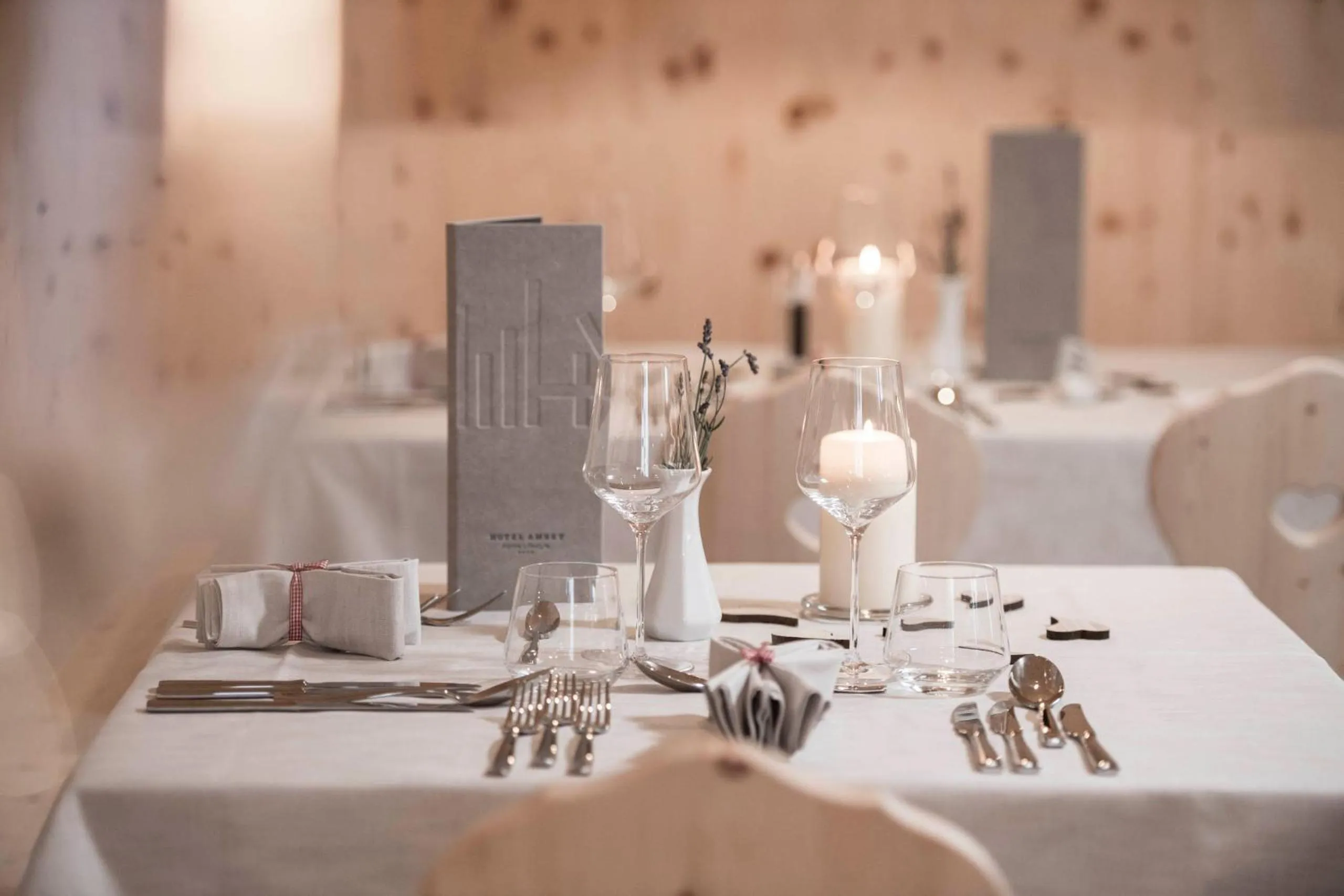 Restaurant/places to eat in Hotel Ambet