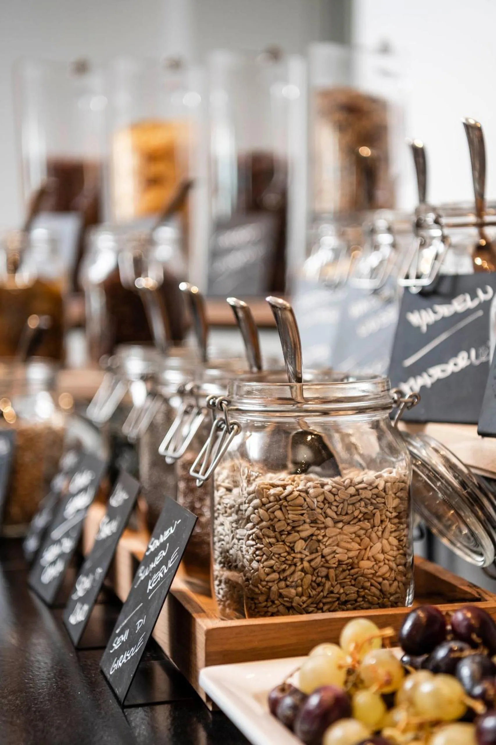 Restaurant/places to eat in Hotel Ambet