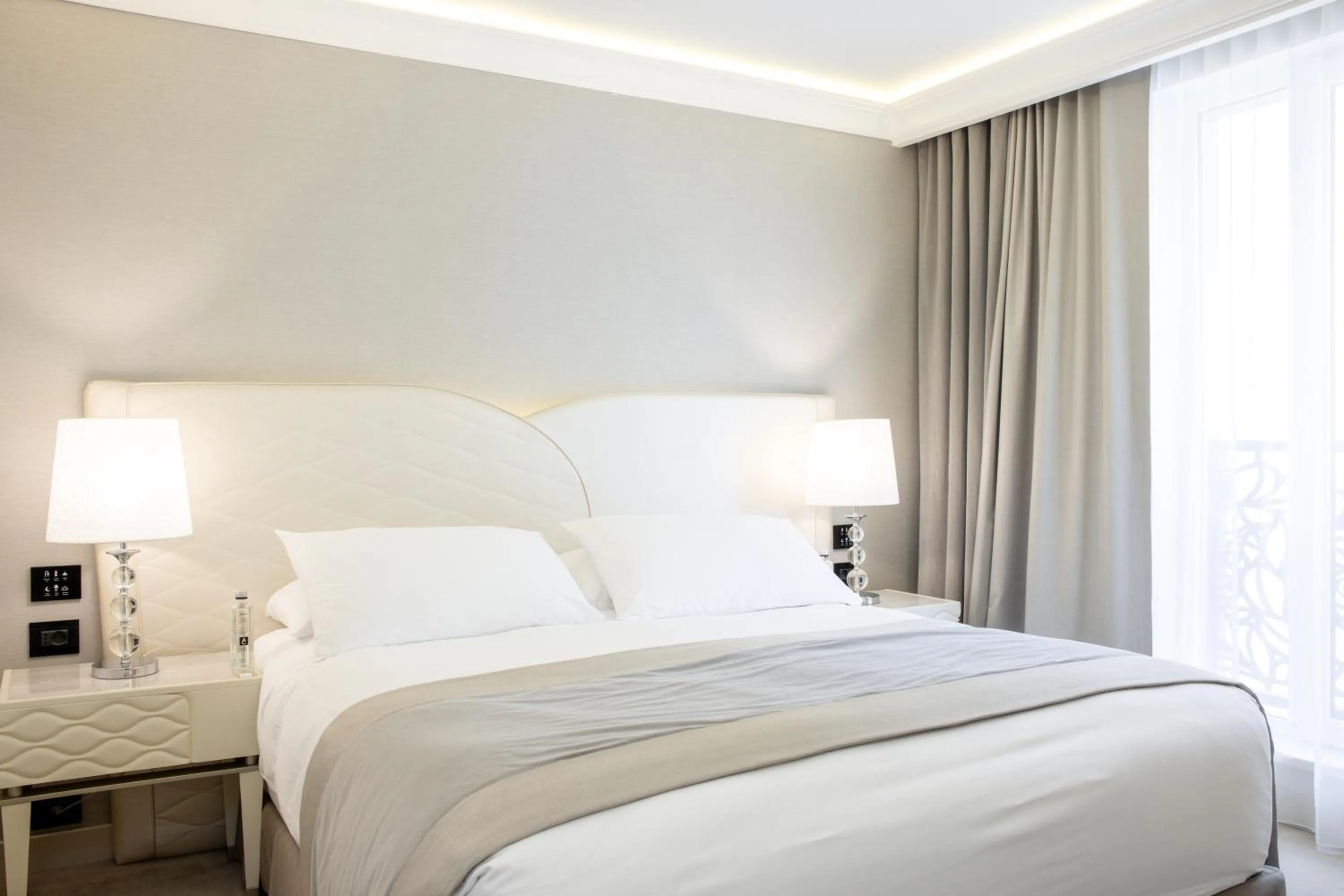 Bed in Tresor Le Palais Timisoara, Curio Collection by Hilton