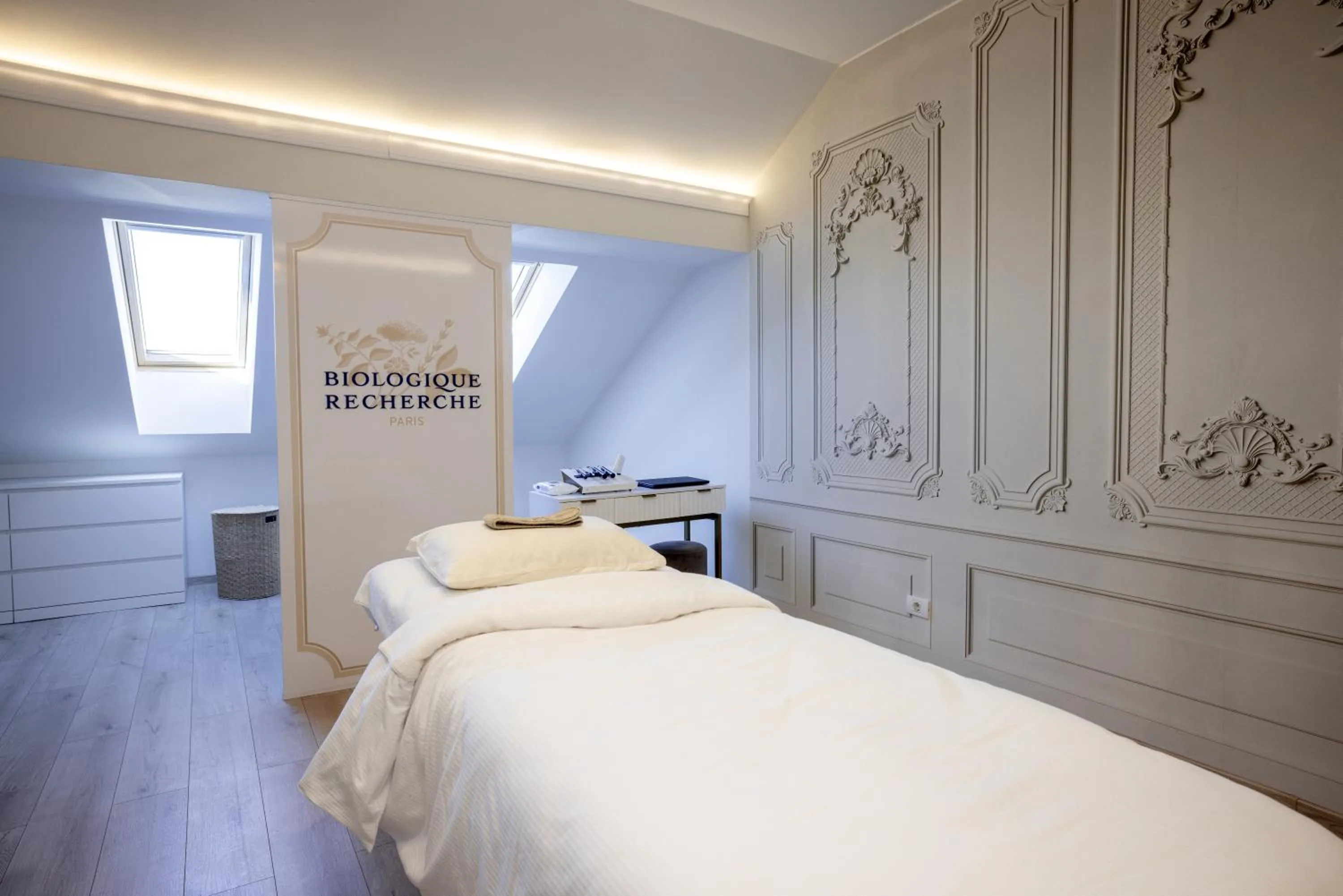 Spa and wellness centre/facilities, Bed in Tresor Le Palais Timisoara, Curio Collection by Hilton