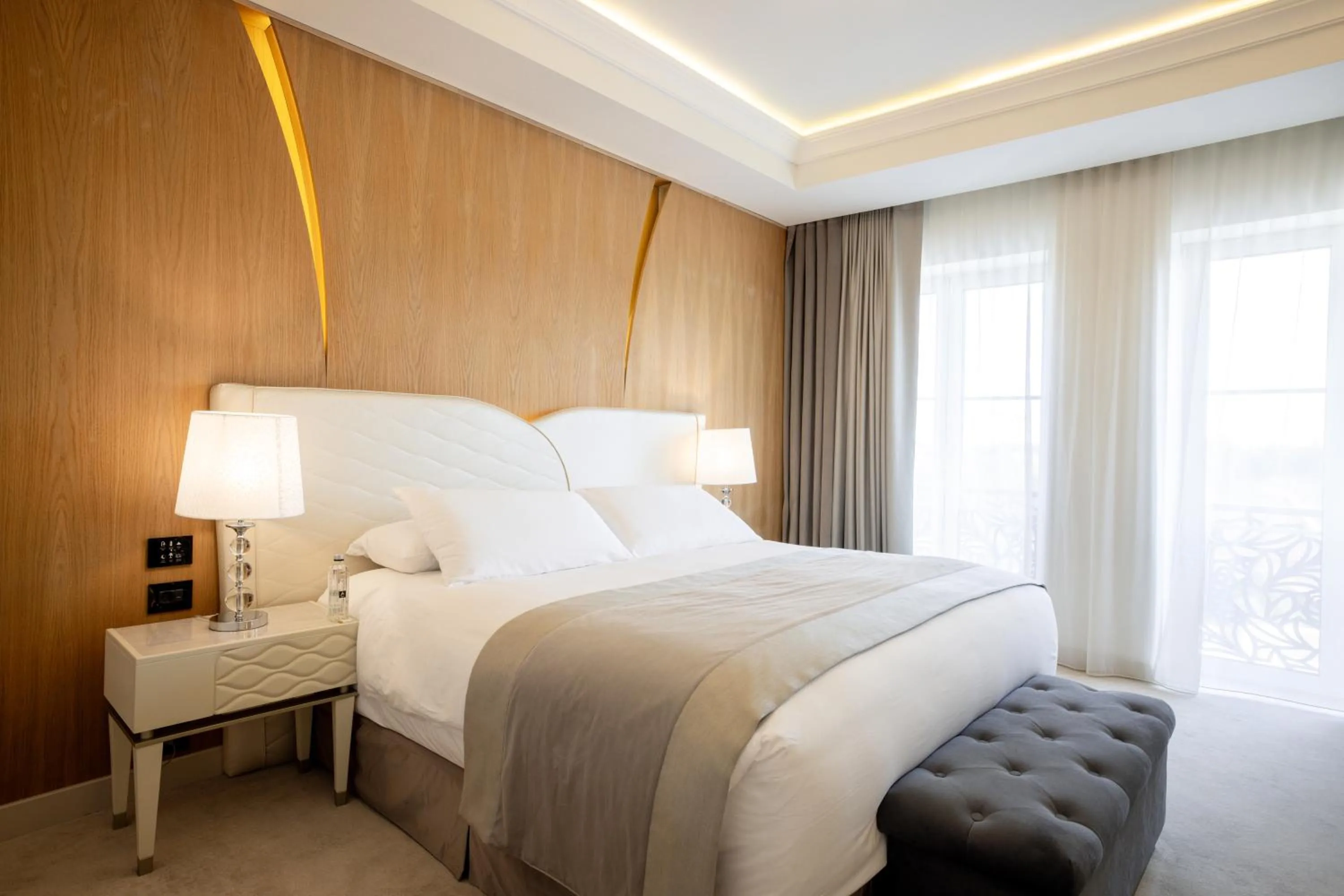 Bedroom, Bed in Tresor Le Palais Timisoara, Curio Collection by Hilton